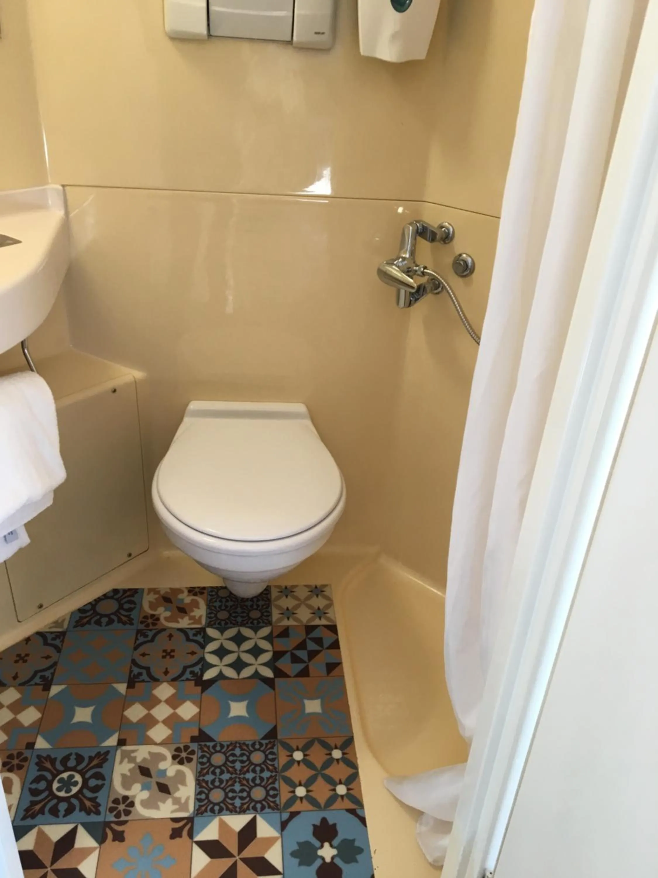 Toilet in hôtel F1 Strasbourg Sud La Vigie