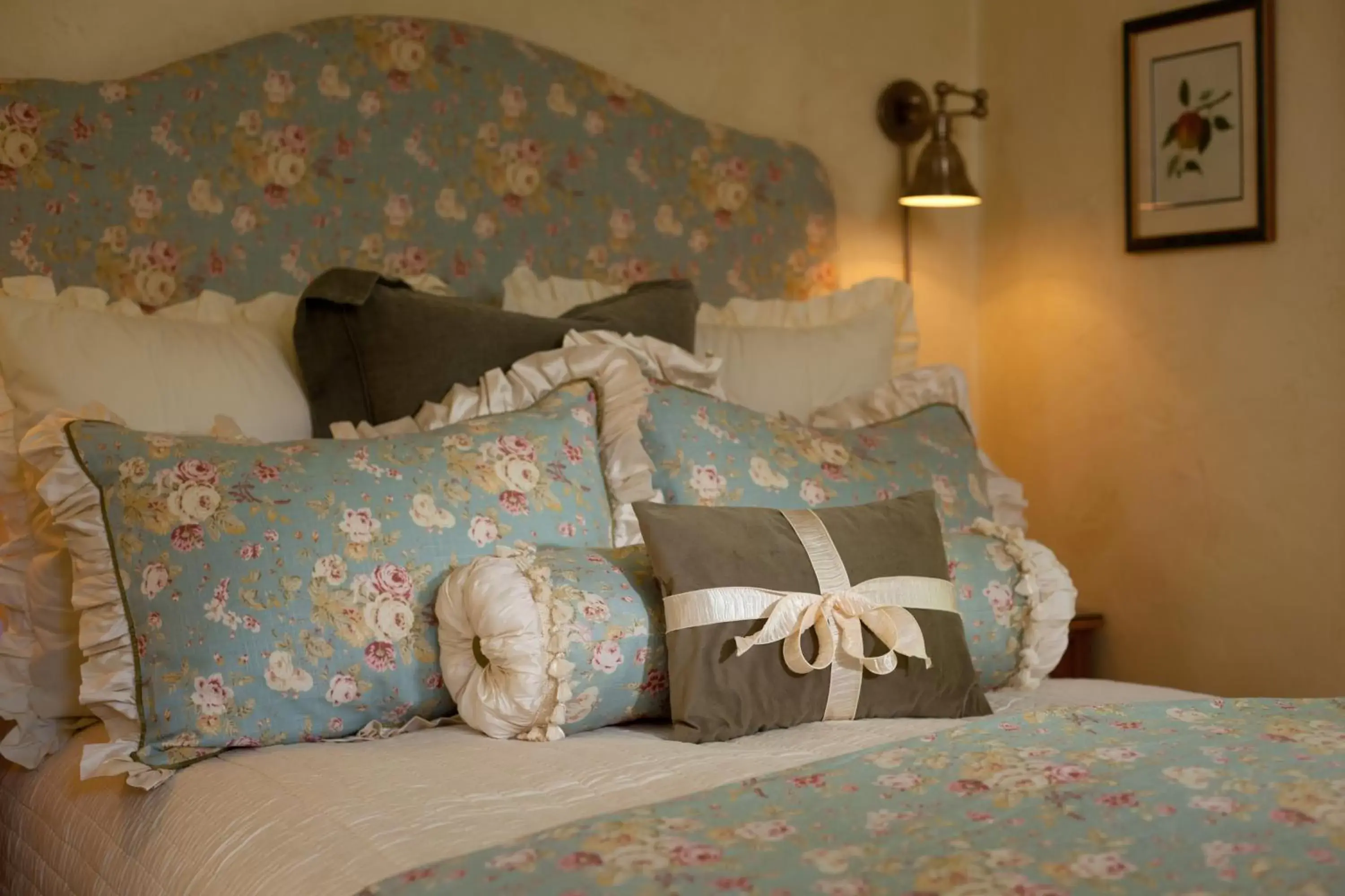 Bedroom, Bed in Old Monterey Inn