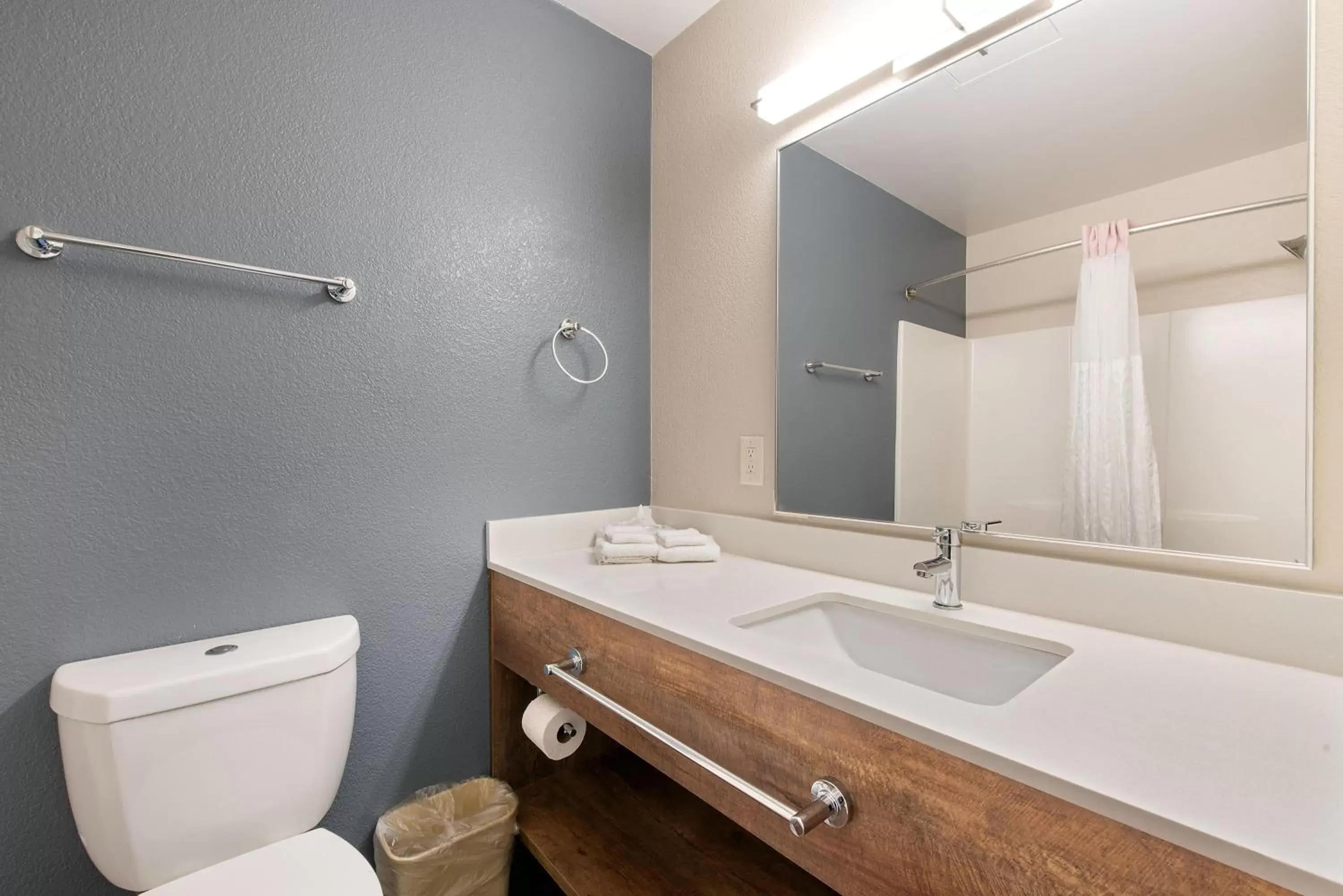 Bathroom in Extended Stay America Suites - Fremont - Newark