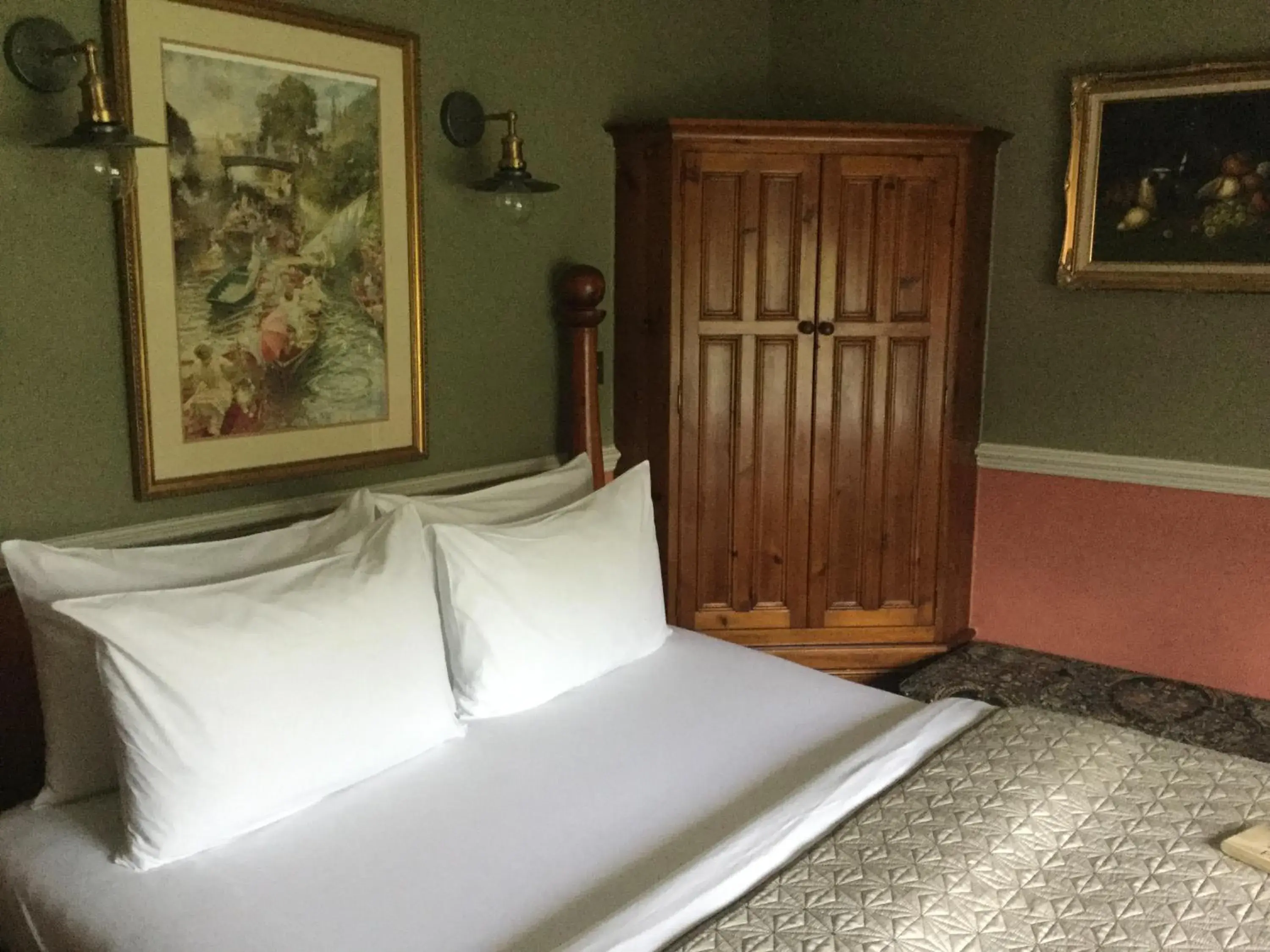 Bed, Room Photo in Ash Farm Country House