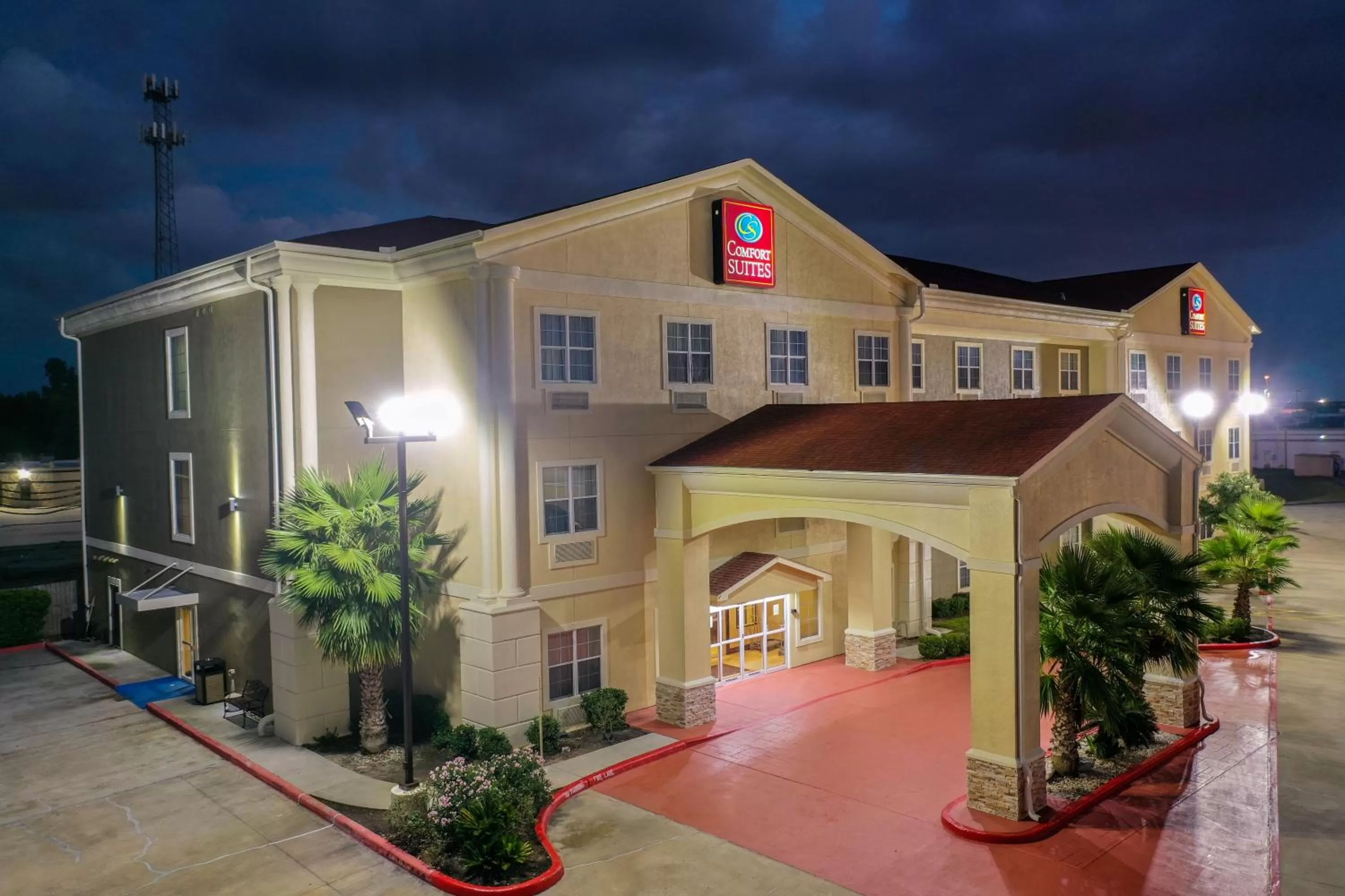 Property building in Comfort Suites Tomball Medical Center