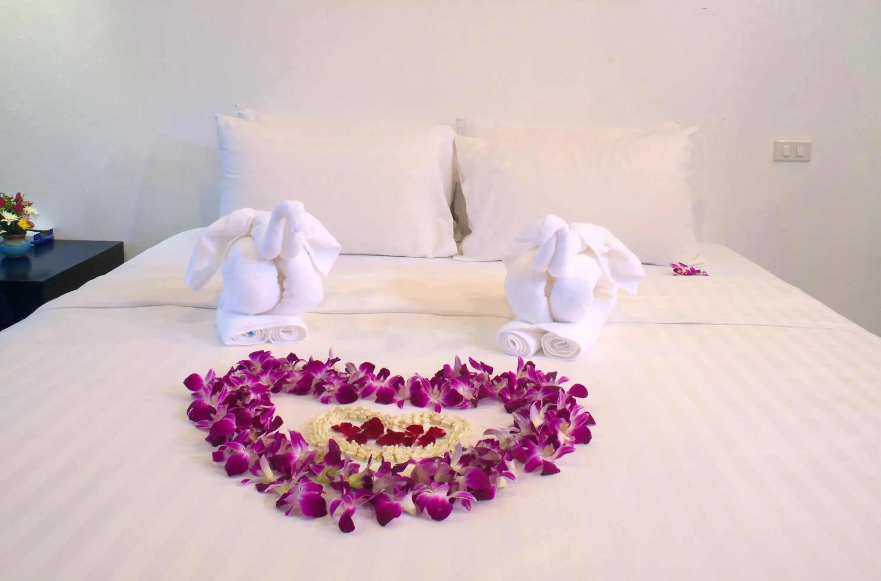 Bed in Baan Bophut Beach Hotel Samui - SHA Extra Plus