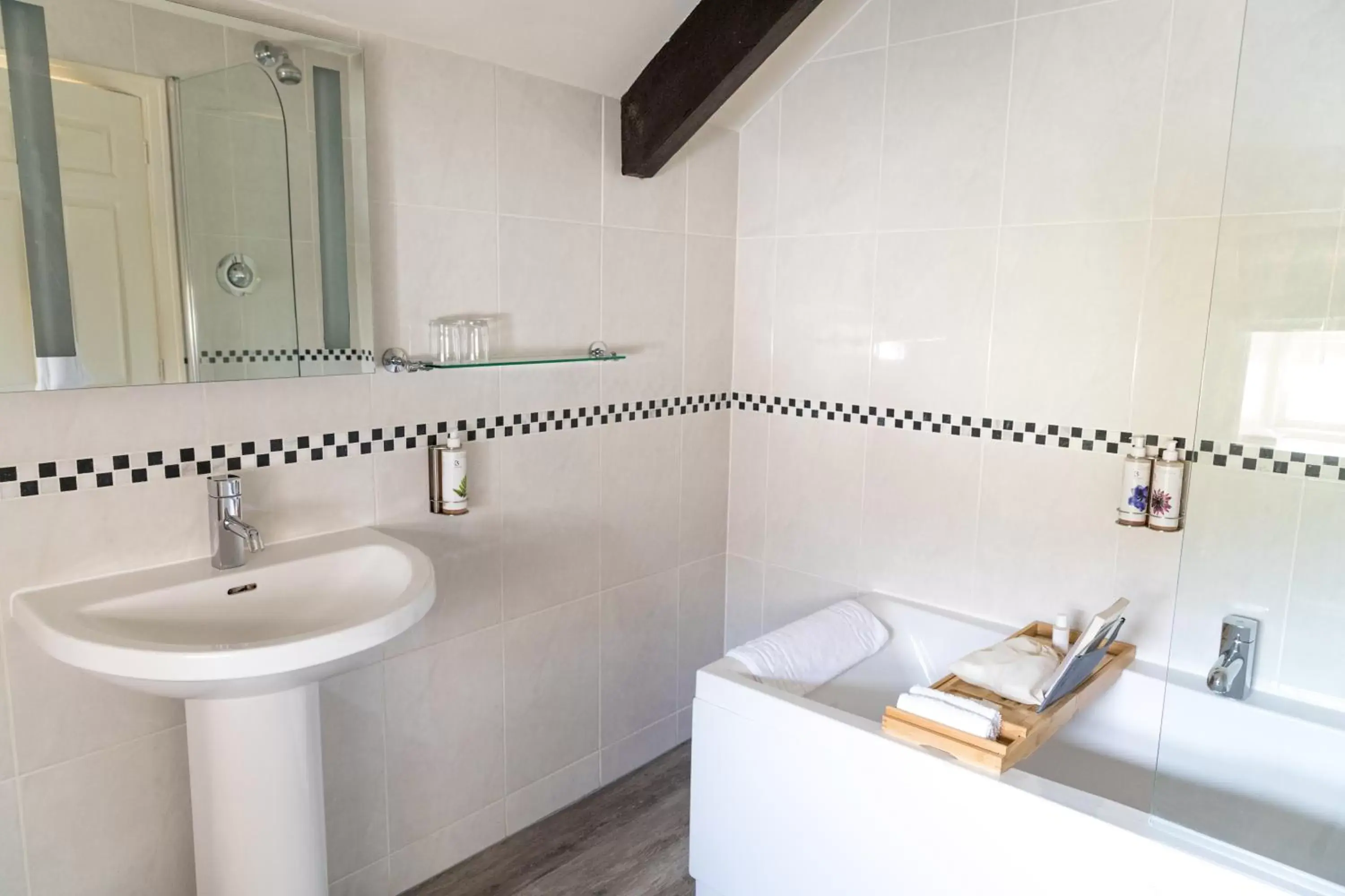 Bed, Bathroom in Tickton Grange Hotel