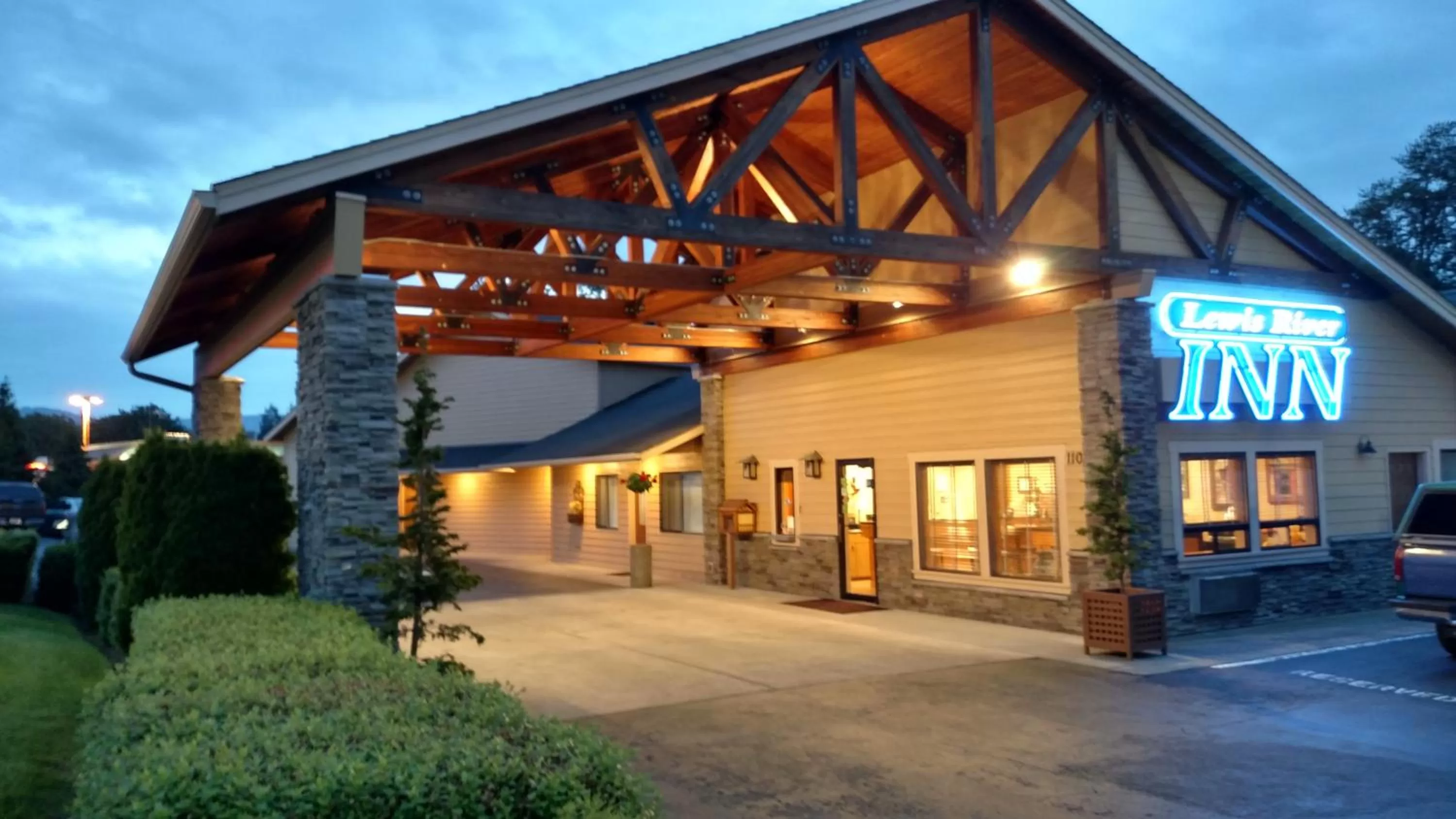 Property building in Lewis River Inn