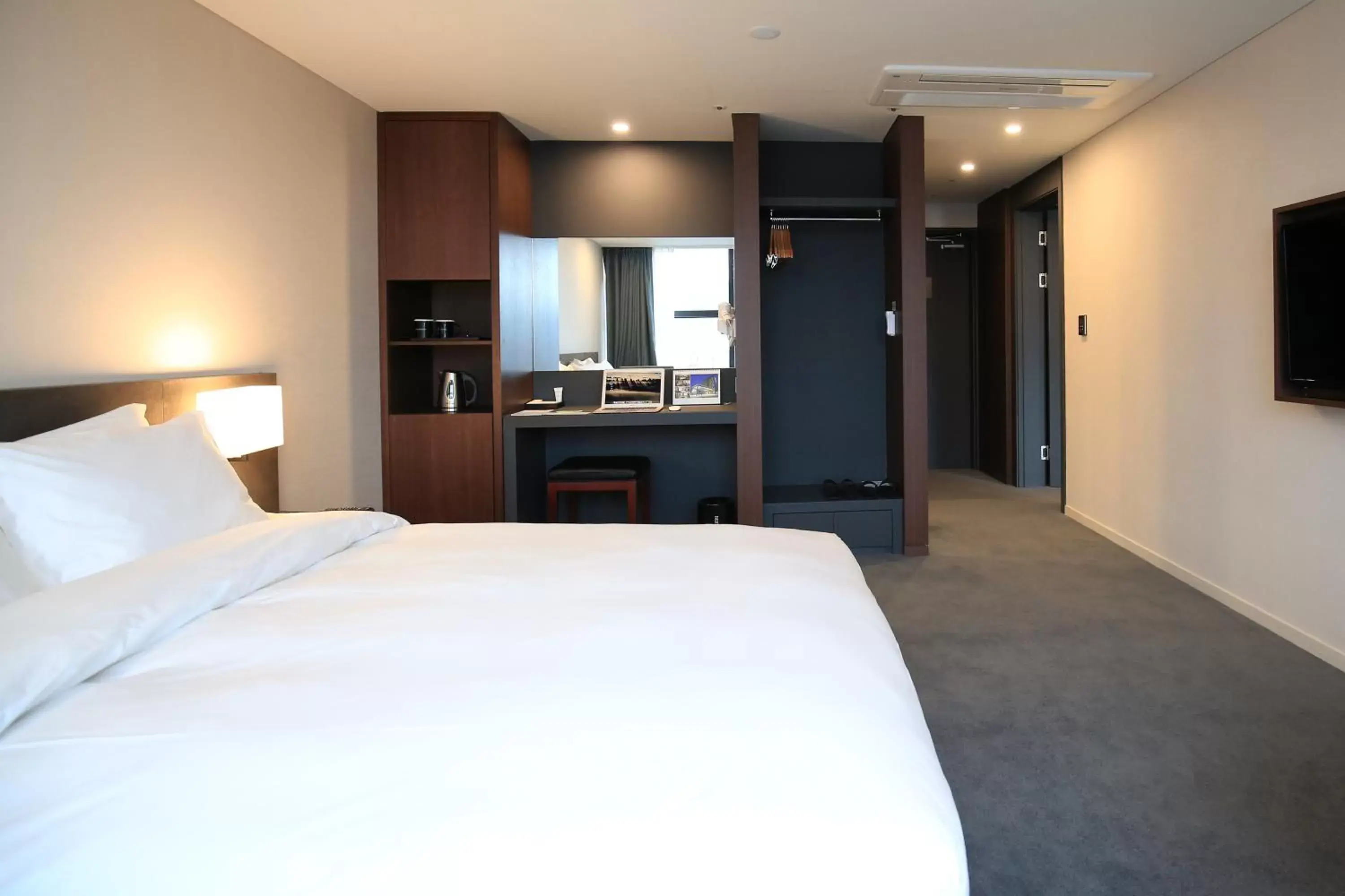 Bedroom in Best Western Jeju Hotel