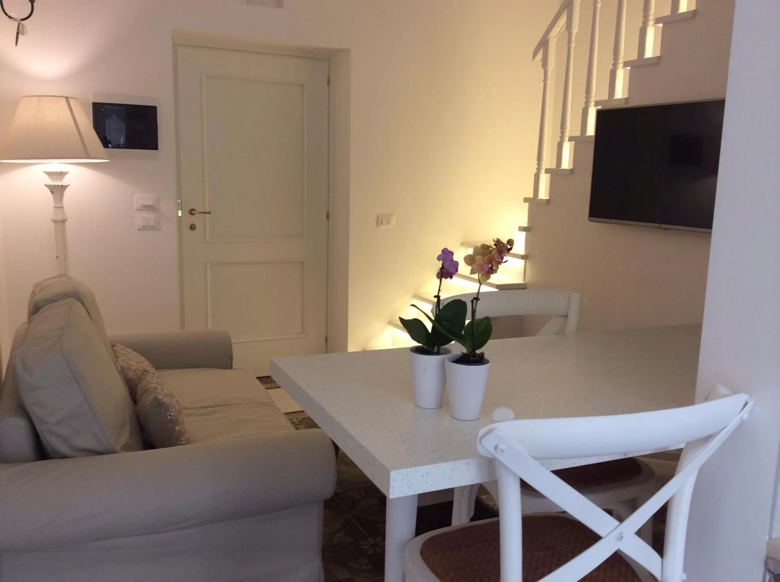 Seating area in Suite Le Perle