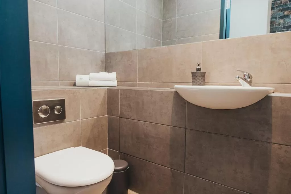 Quarter by the Warren Collection