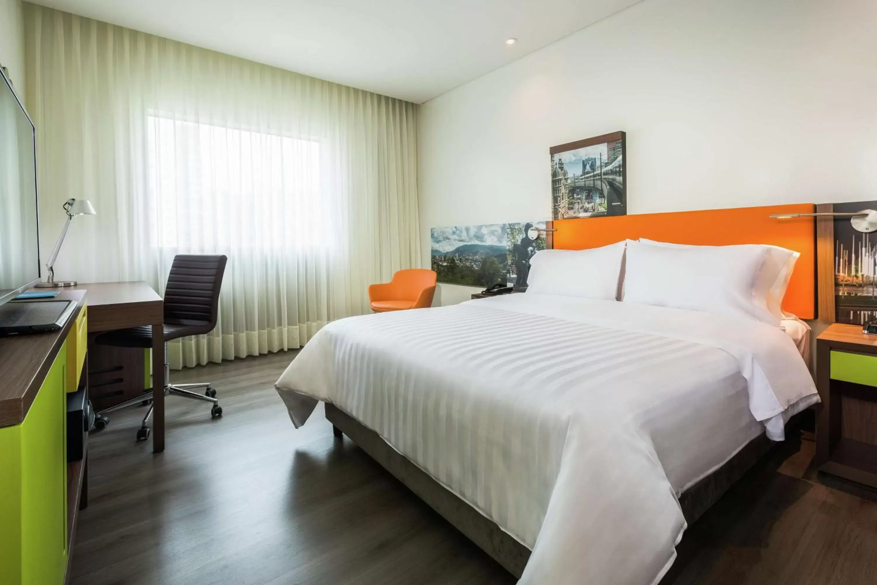 Bedroom, Bed in Hampton By Hilton Bucaramanga