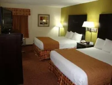 Queen Room with Two Queen Beds - Disability Access/Non-Smoking in Days Inn & Suites by Wyndham Ridgeland