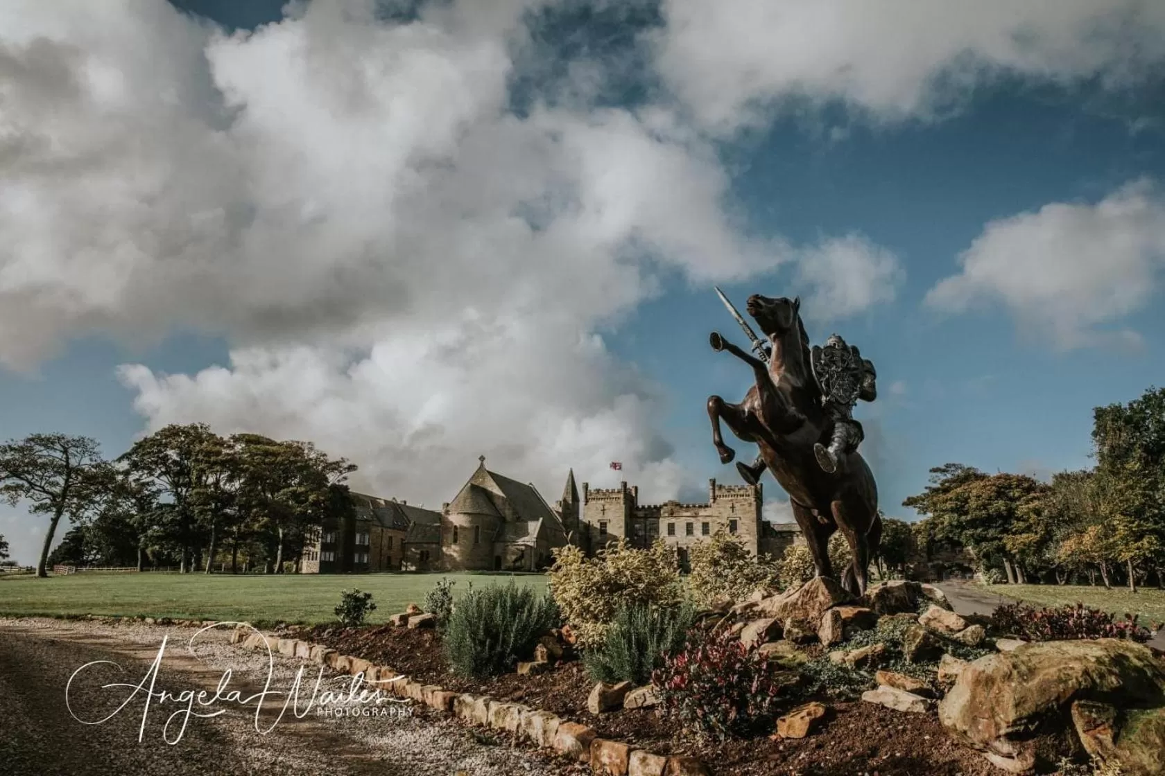 Restaurant/places to eat in Sneaton Castle