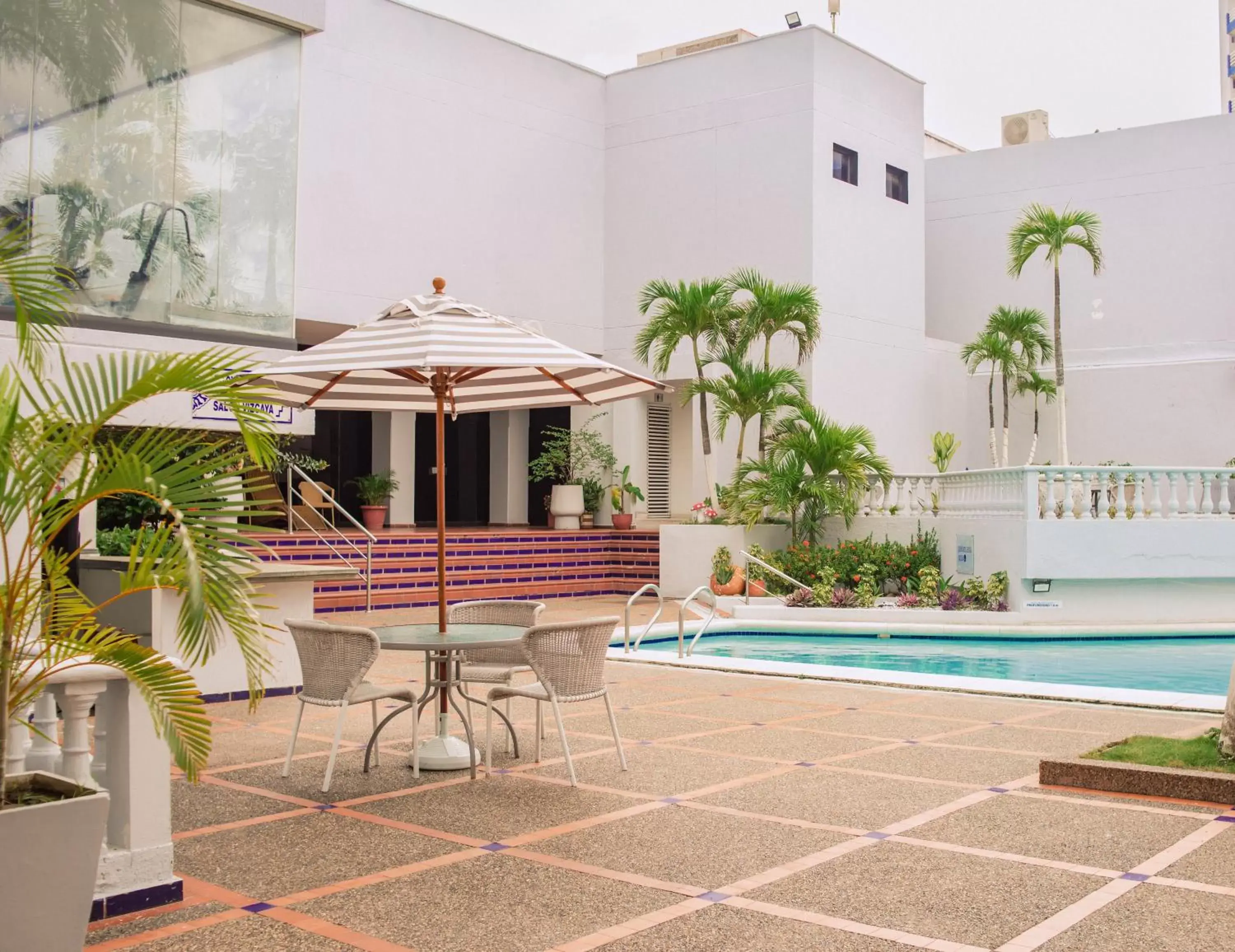 Swimming Pool in Hotel Faranda Express Puerta del Sol Barranquilla