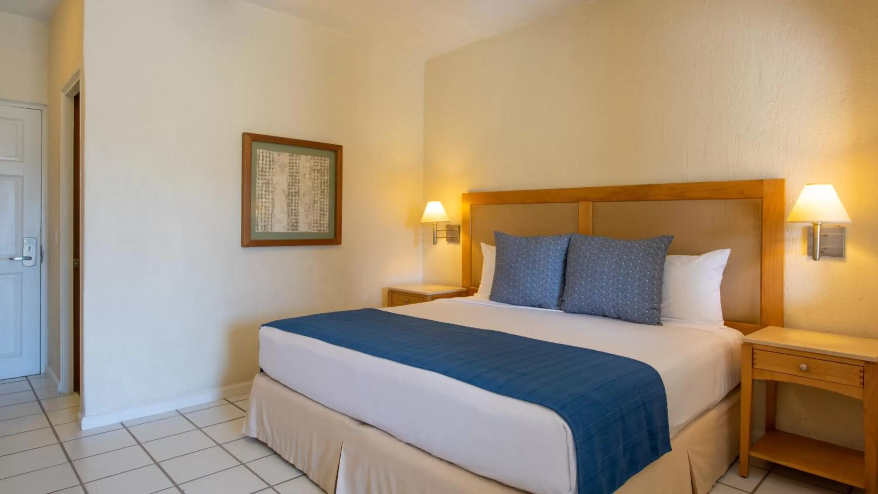 Bedroom, Bed in Park Royal Homestay Los Cabos