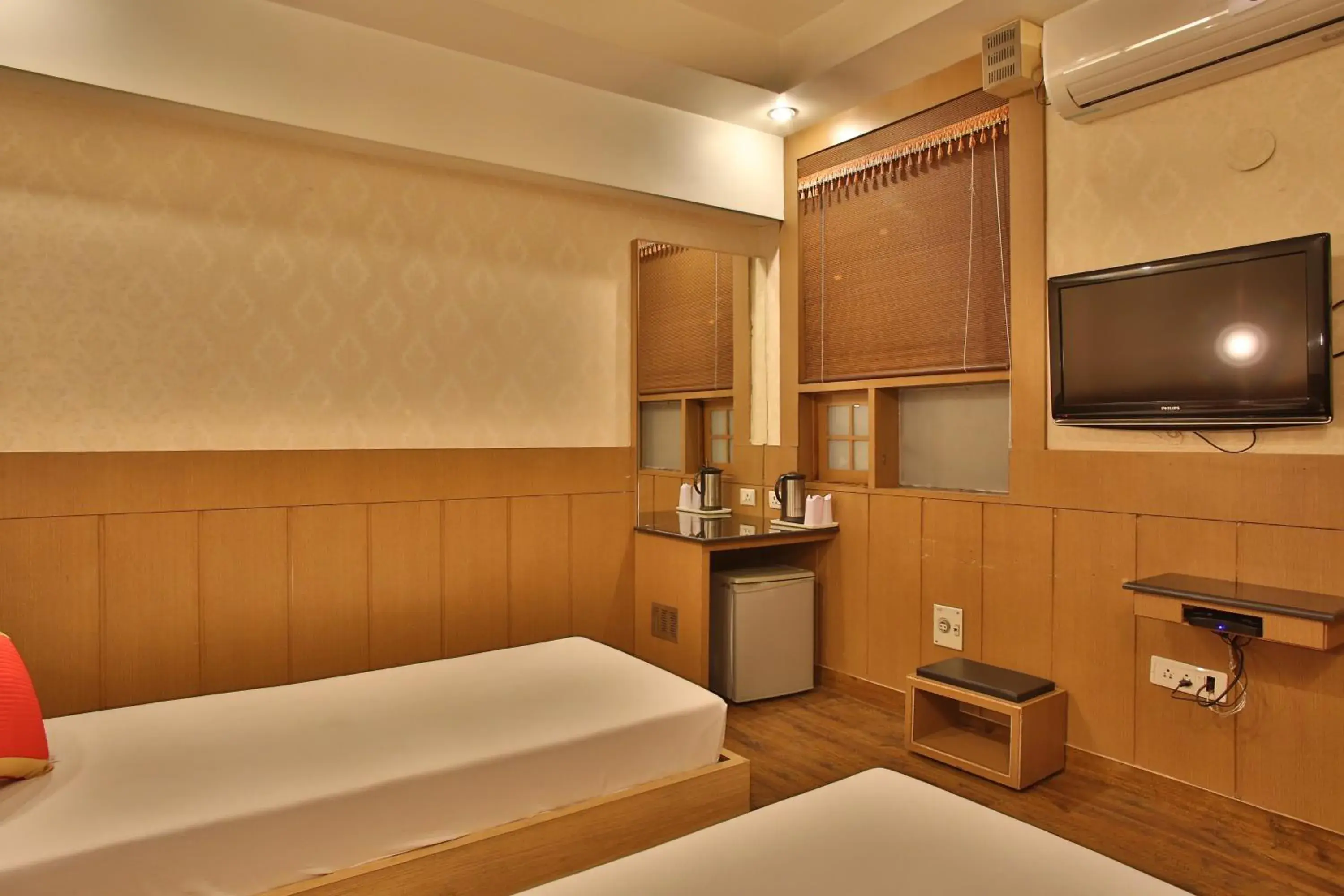 TV and multimedia, Bed in Hotel The Grand Chandiram