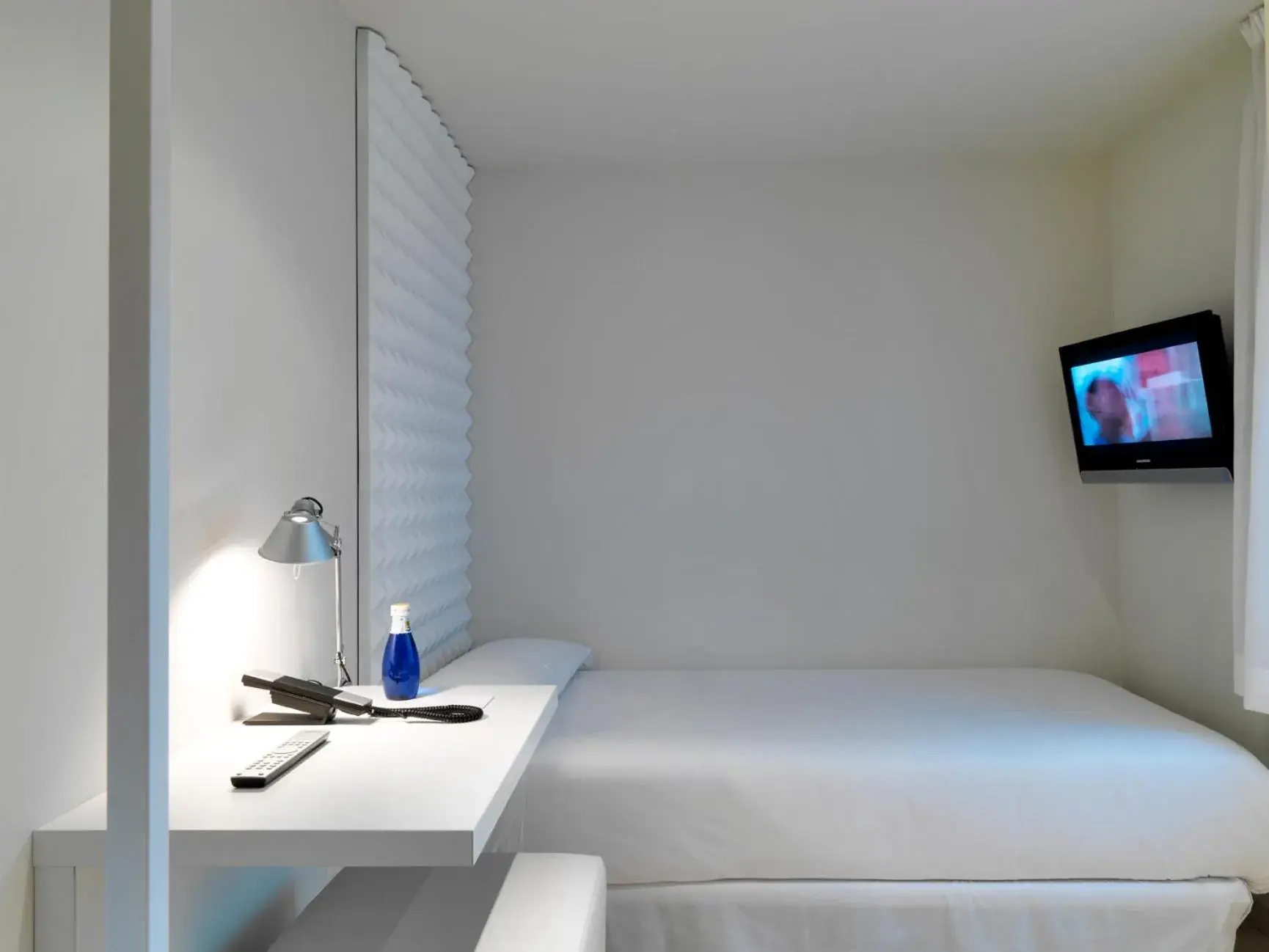 Bed in Urban Sea Hotel Atocha 113
