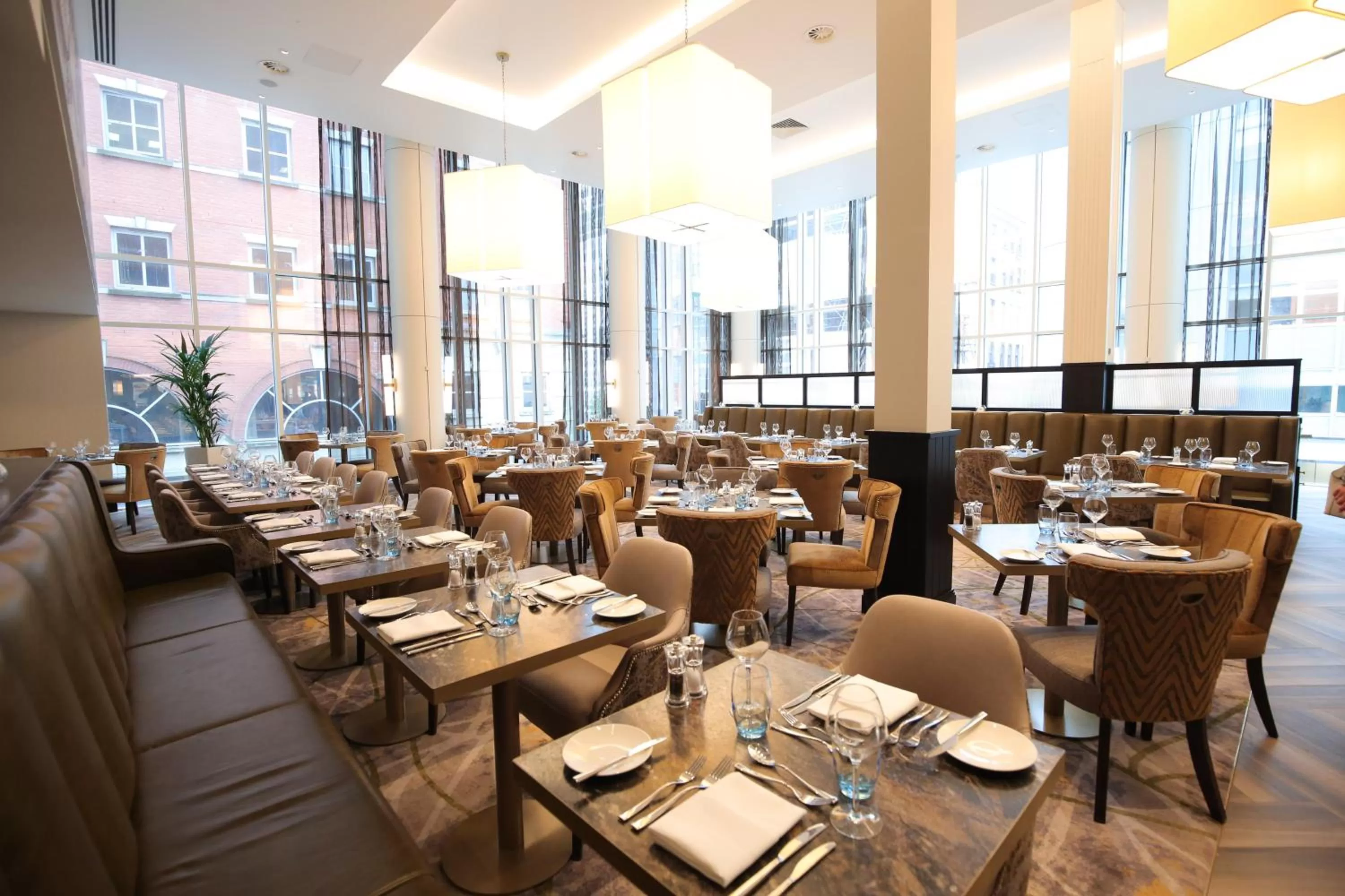 Restaurant/places to eat in Grand Central Hotel Belfast