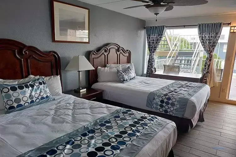 Photo of the whole room, Bed in Sunset Beach Hotel