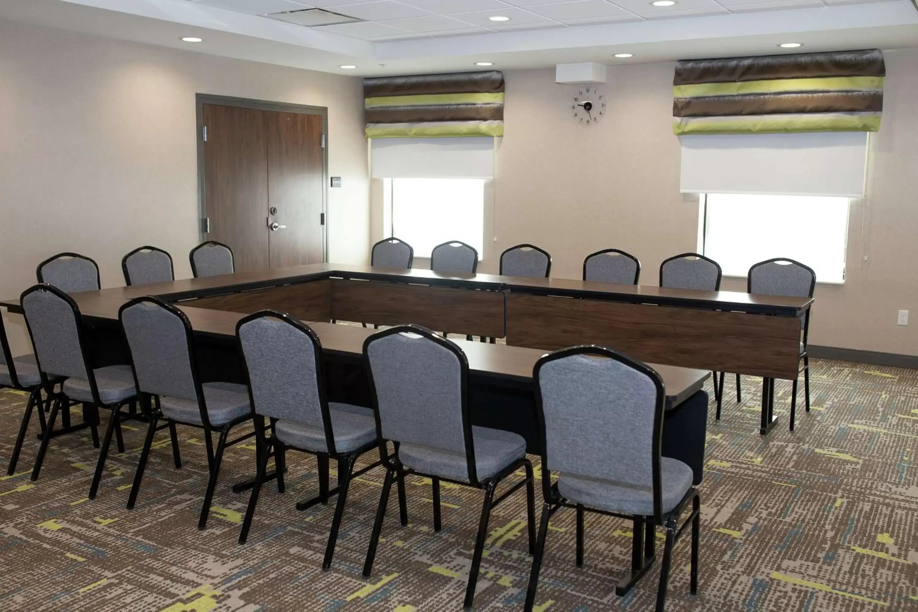 Meeting/conference room in Hampton Inn and Suites Dundee