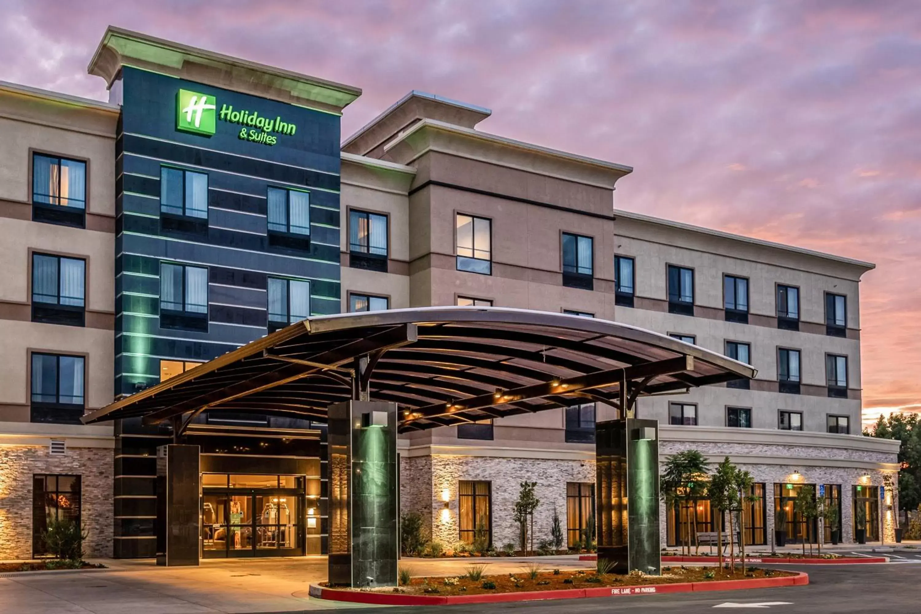 Property Building in Holiday Inn Hotel & Suites Silicon Valley – Milpitas, an IHG Hotel