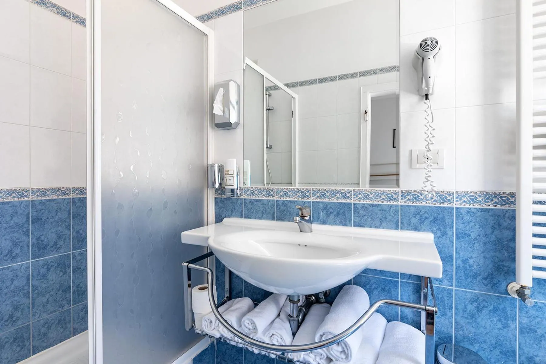 Bathroom in Hotel Rivamare