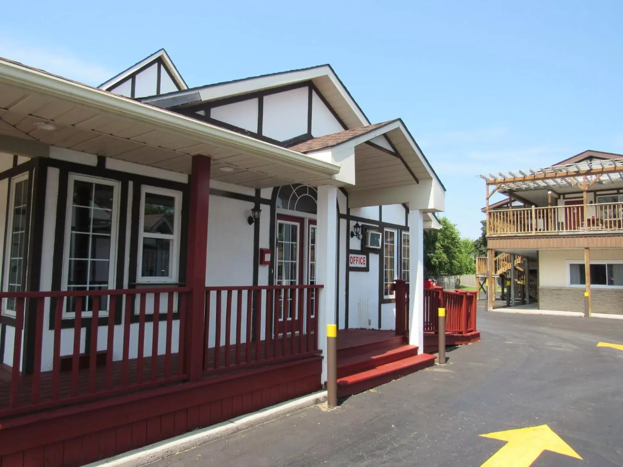 Property Building in Cedar Lodge Motel