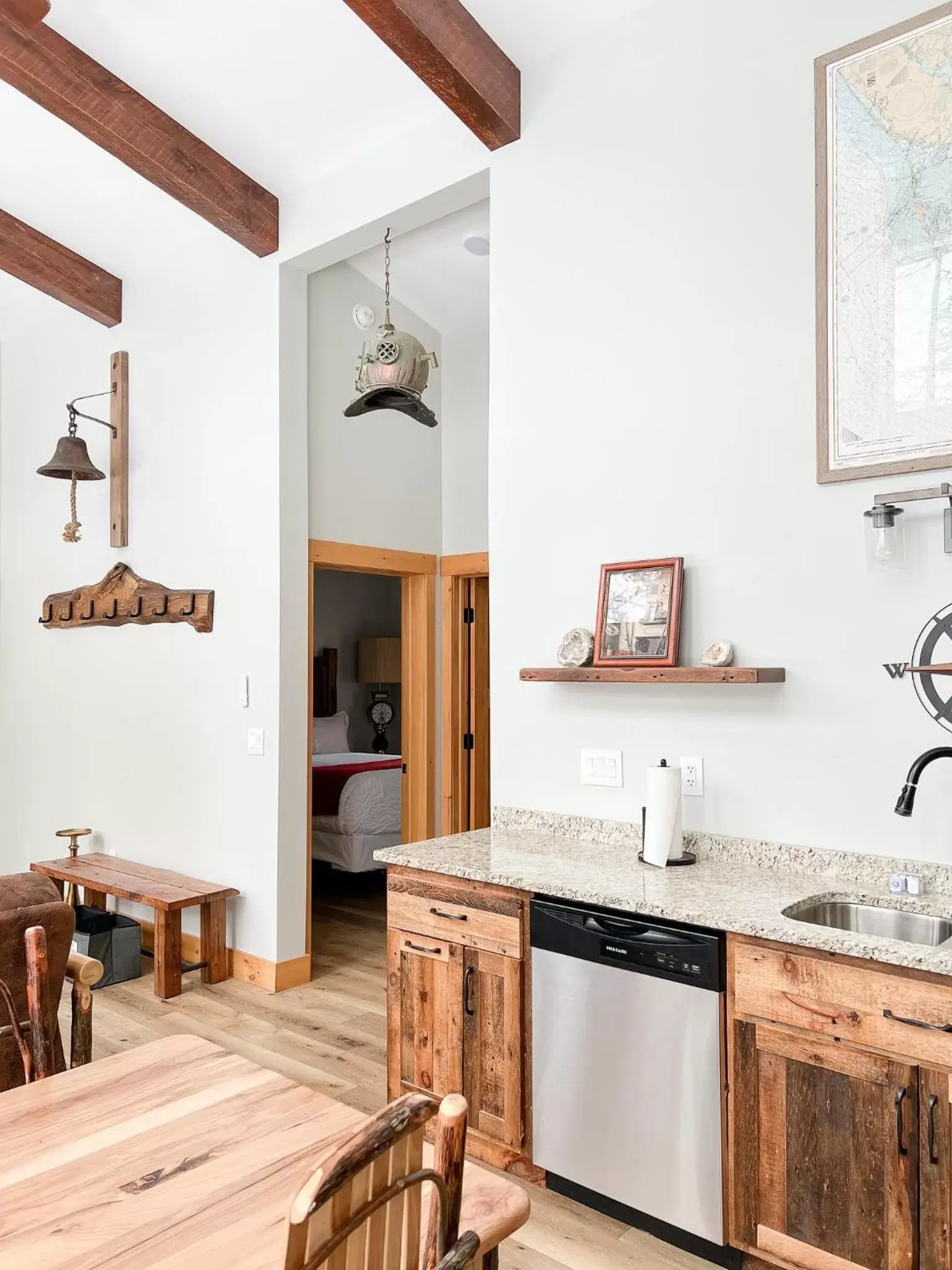 Kitchen/Kitchenette in Cranberry Inn