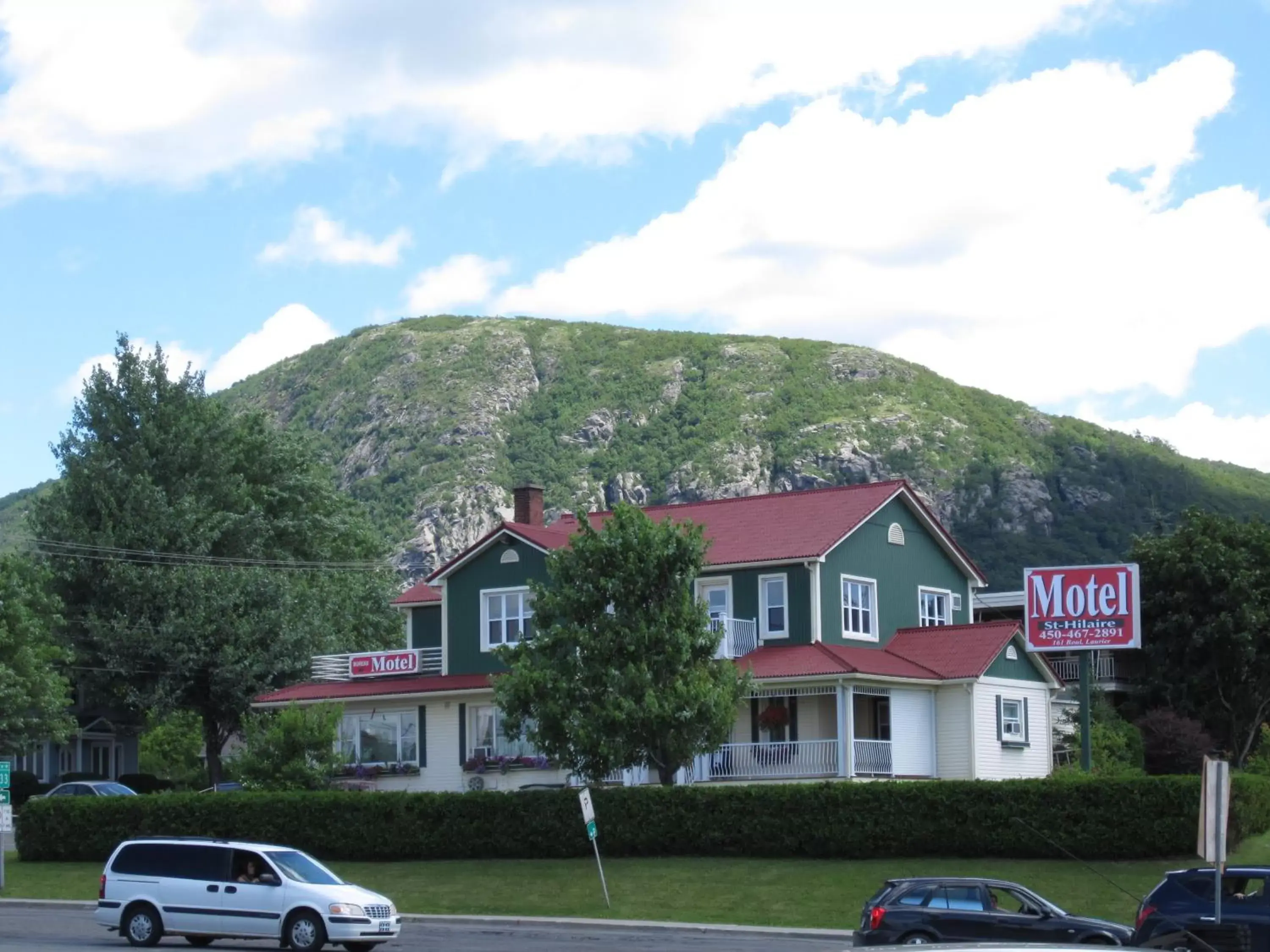 Nearby landmark, Property Building in Motel Saint-Hilaire