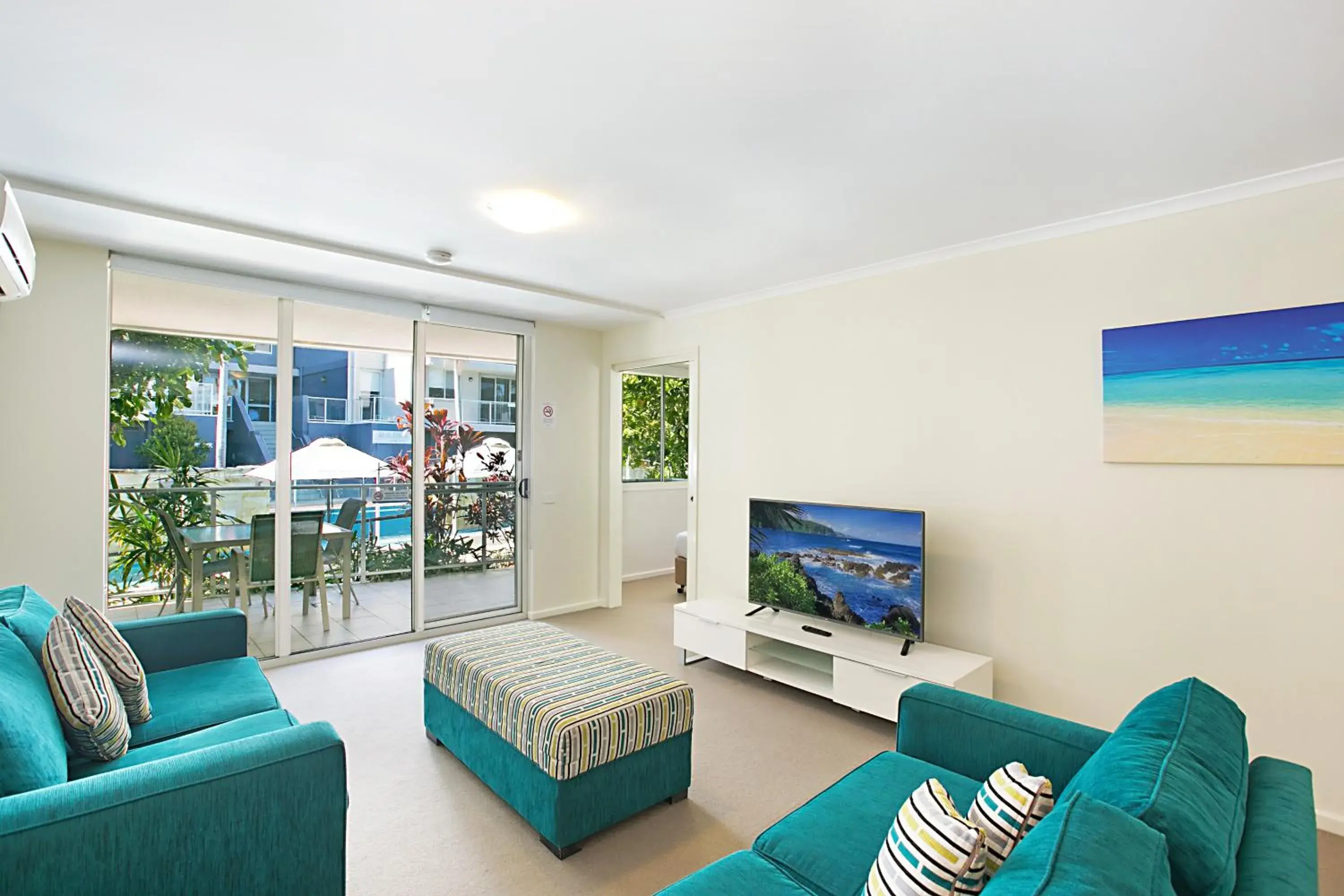 Living room, Seating Area in Mantra Nelson Bay