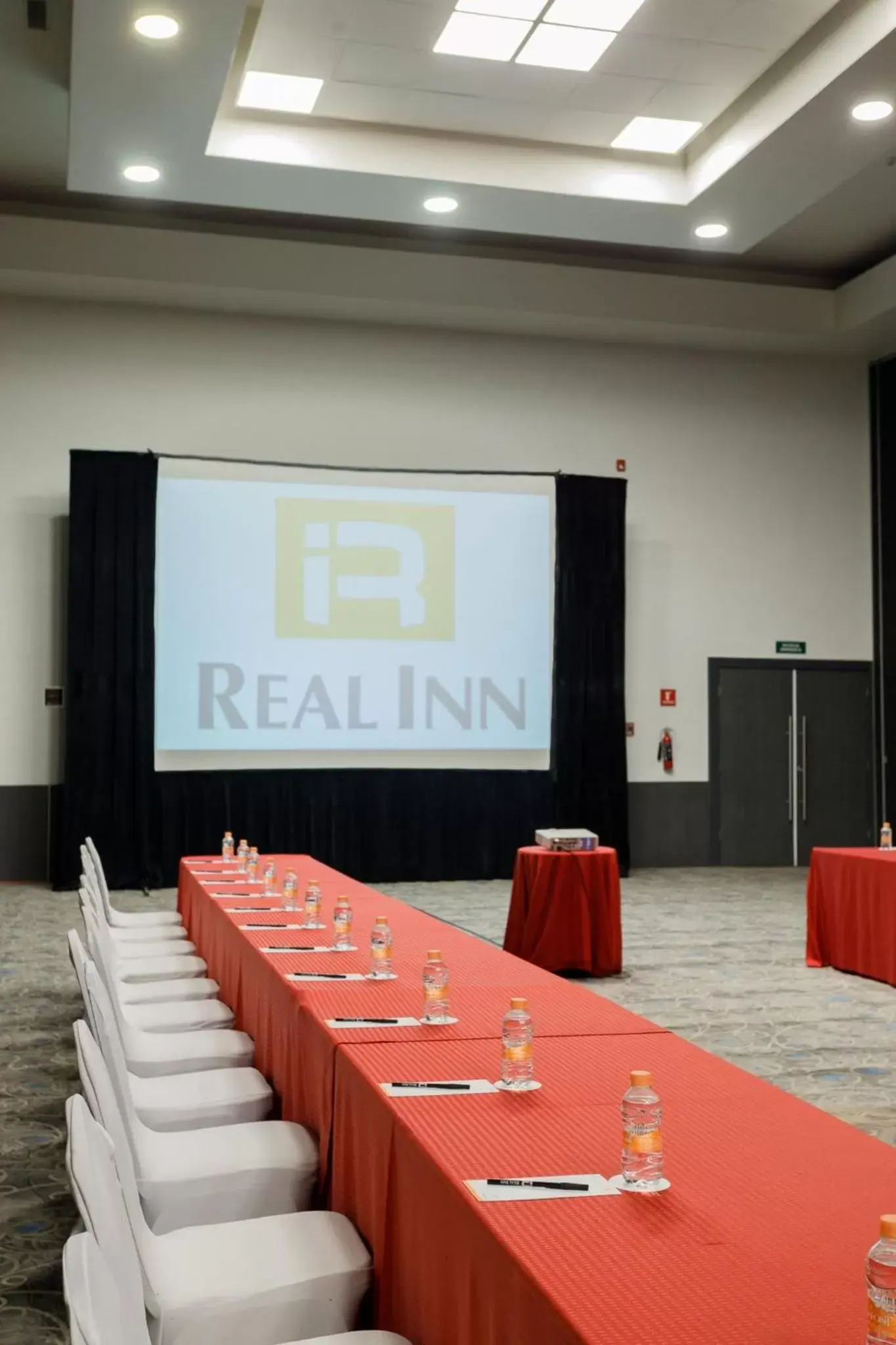 Meeting/conference room in Real Inn Tijuana by Camino Real Hotels