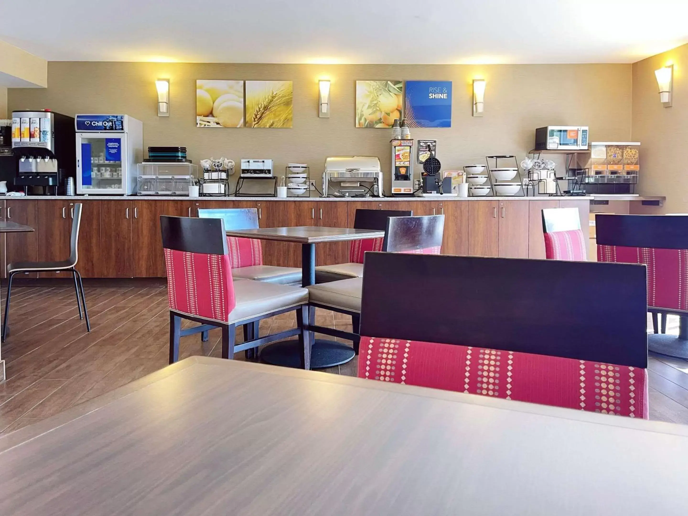 Breakfast, Restaurant/Places to Eat in Comfort Inn Dartmouth