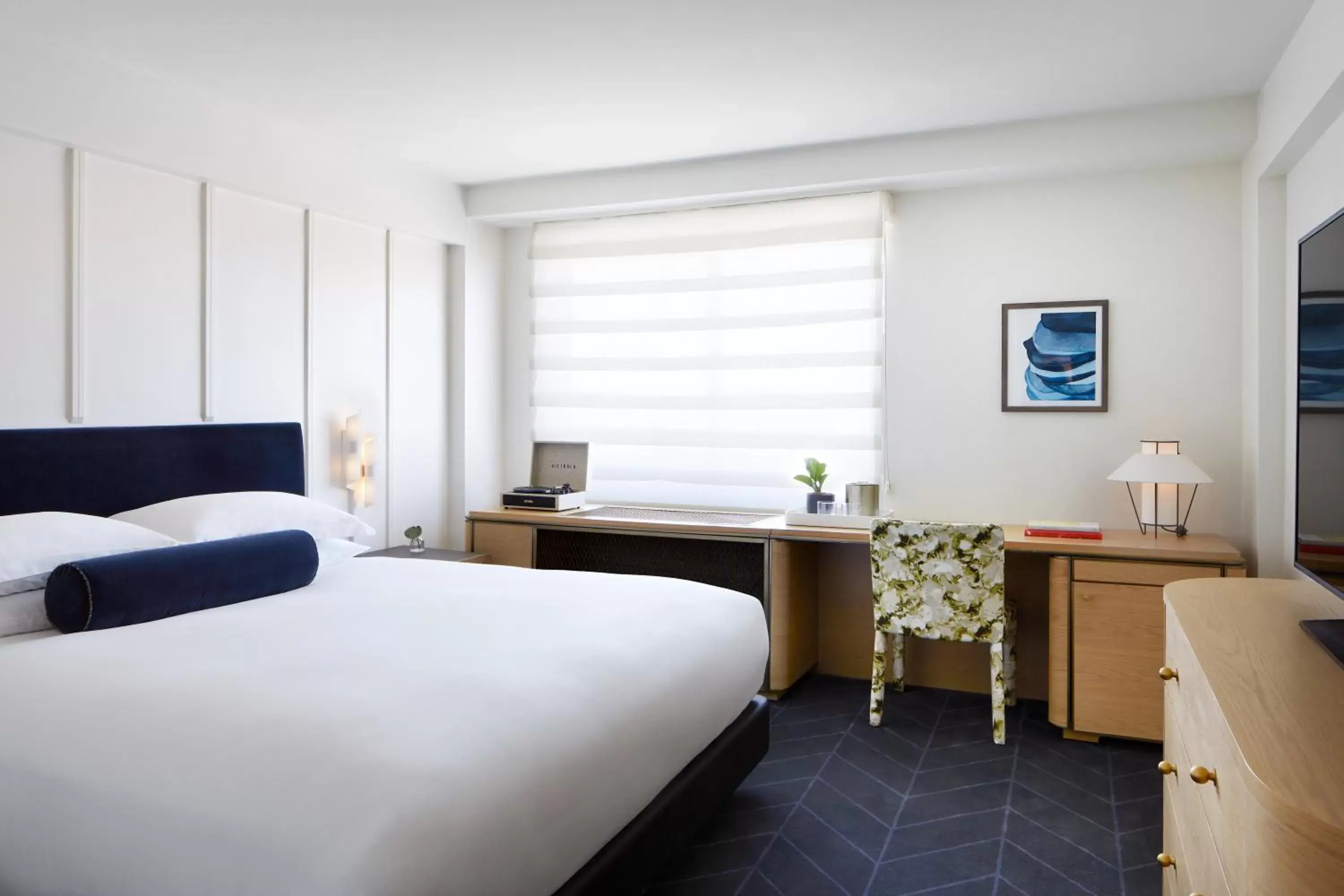 Bedroom, Bed in Kimpton Alton Hotel, an IHG Hotel
