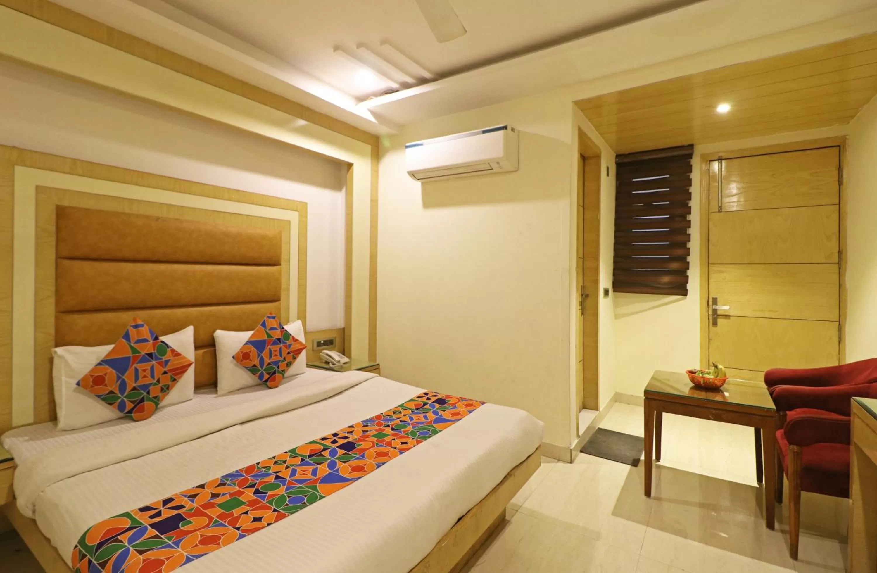 Bed in The Hotel Mohit -5 Minutes Walk From New Delhi Railway Station - Paharganj