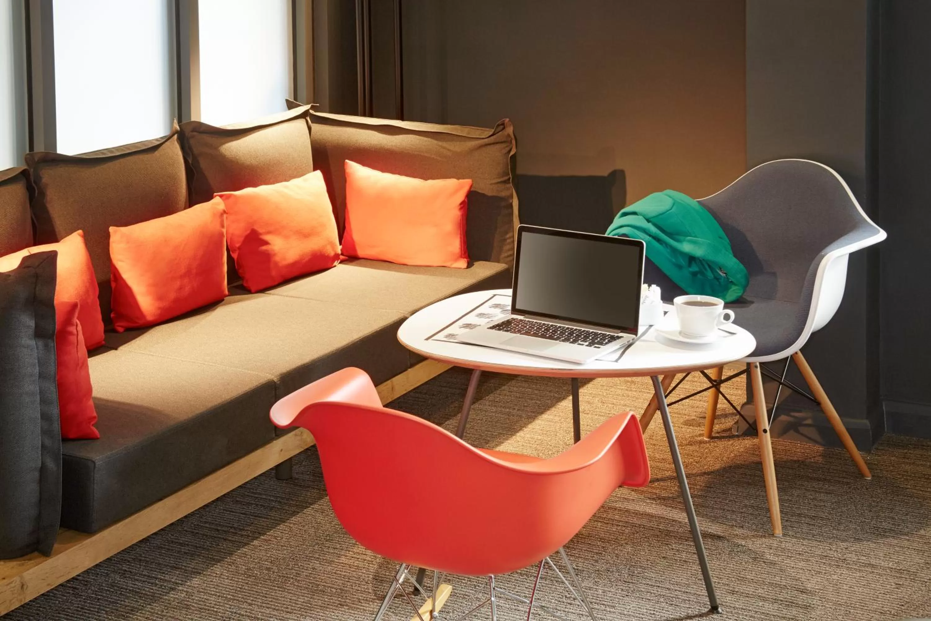 Lounge or bar in ibis London Stratford