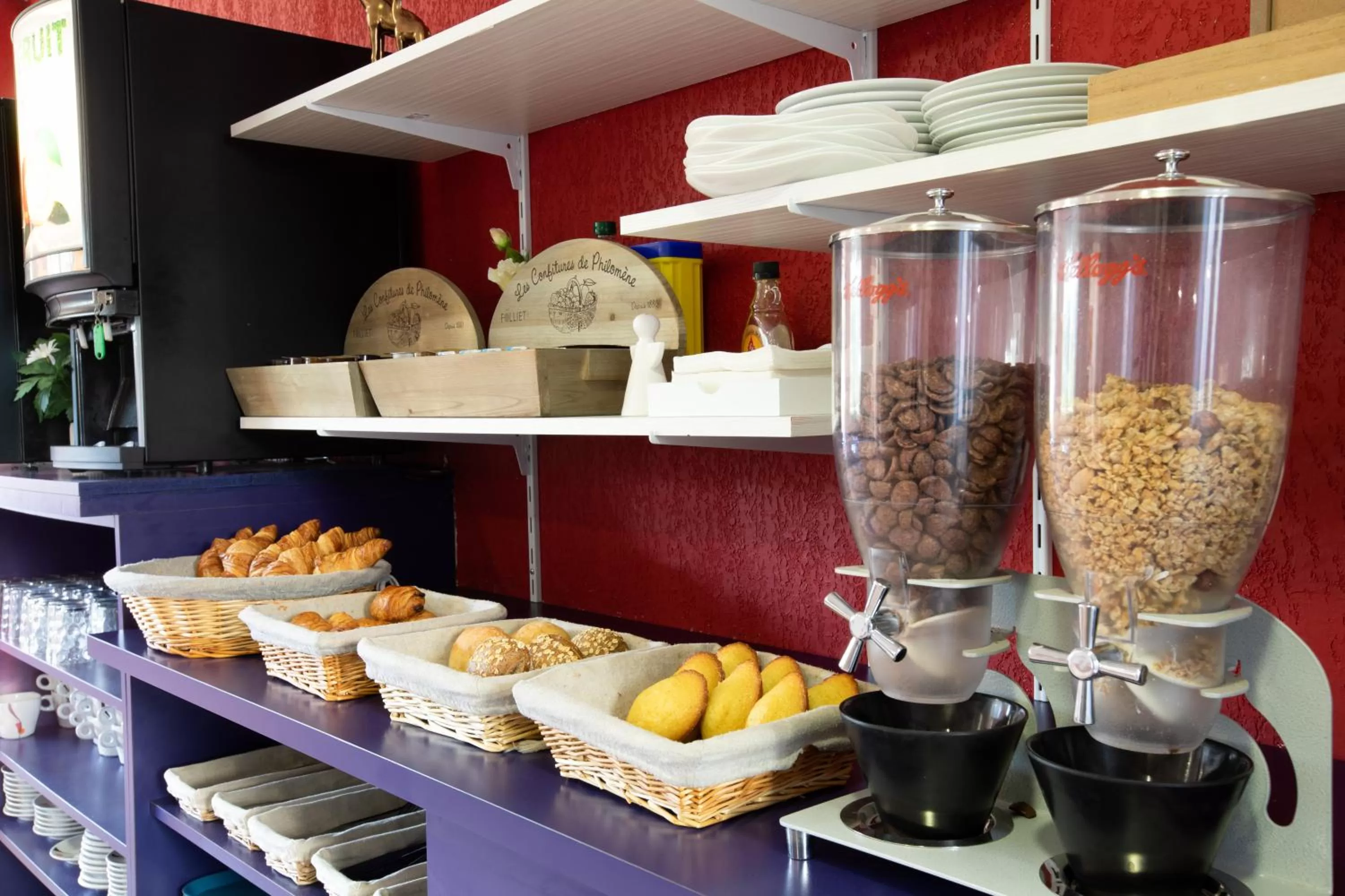 Buffet breakfast in Audotel