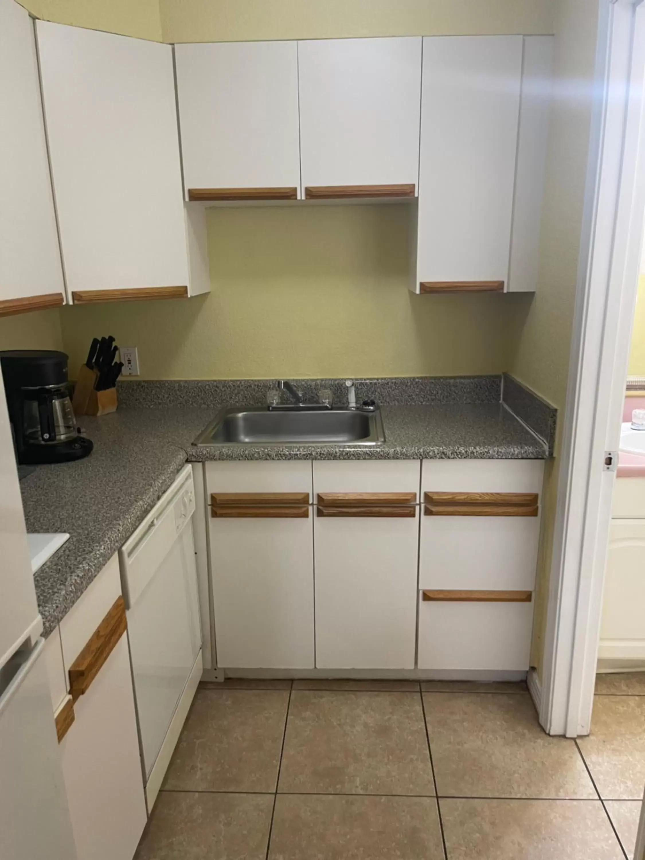 Kitchen/Kitchenette in Club Destin Condos