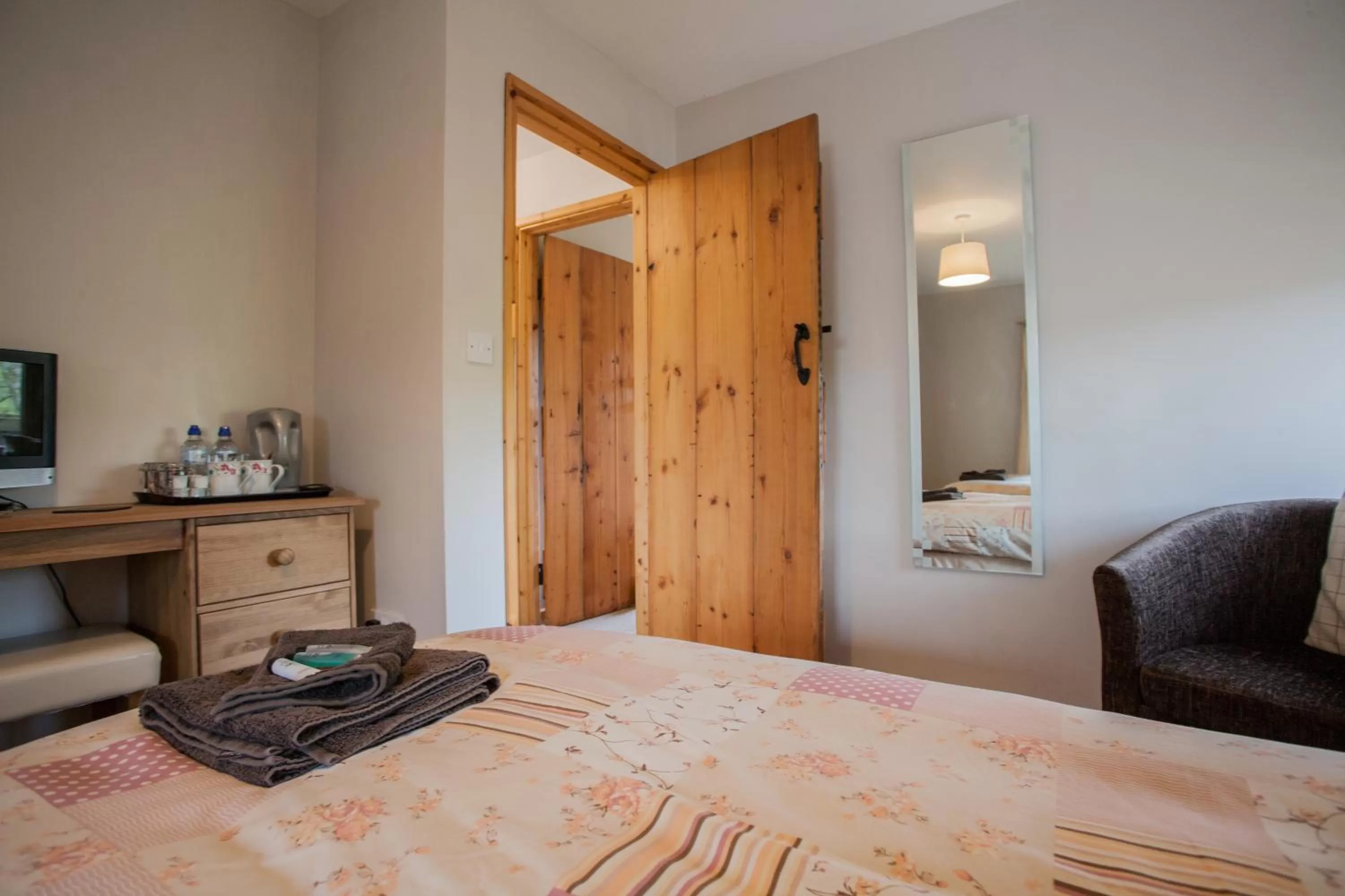 Photo of the whole room, Bed in Beudy Bach