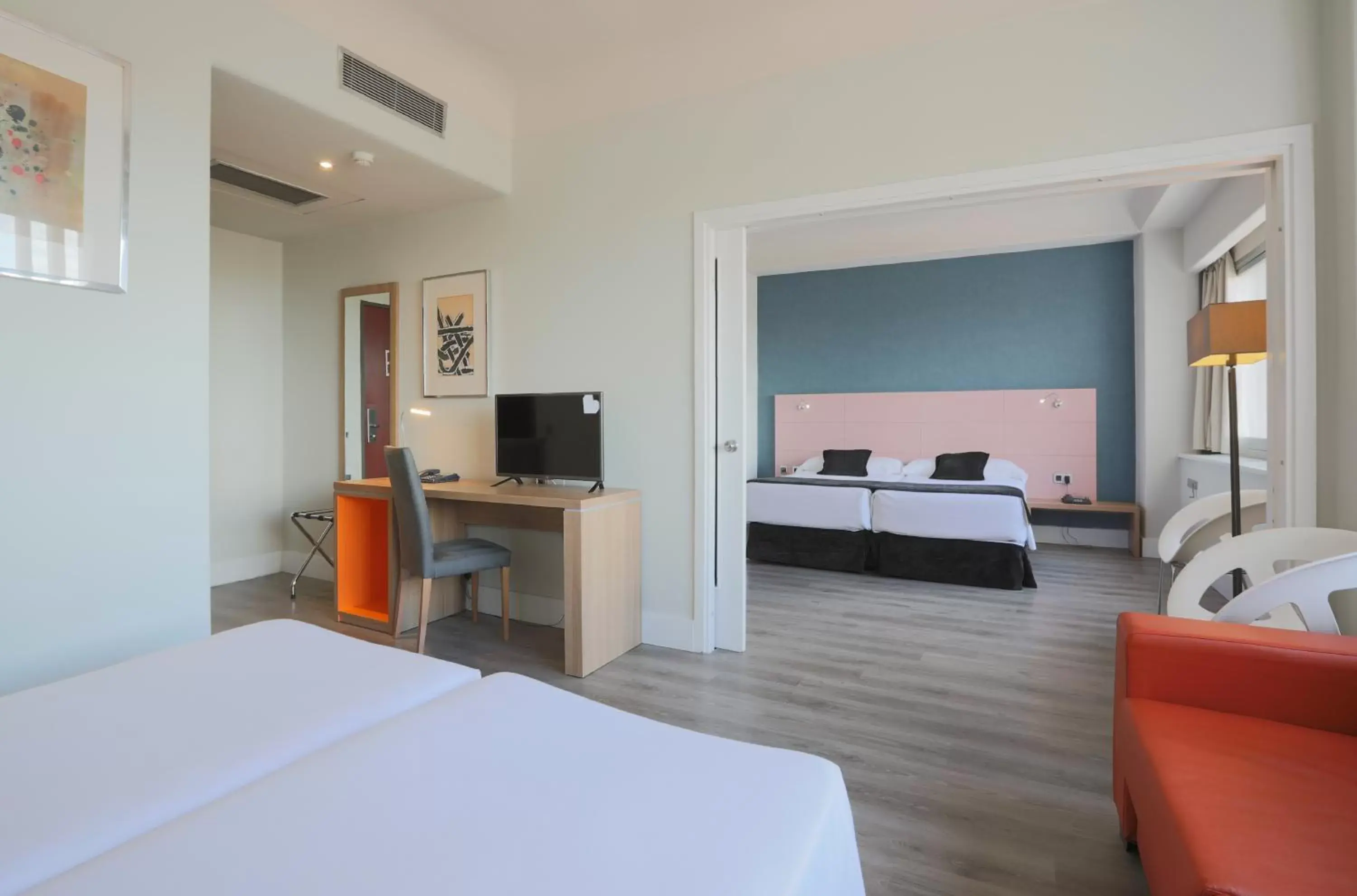 Photo of the whole room, Bed in Hotel Chamartin The One