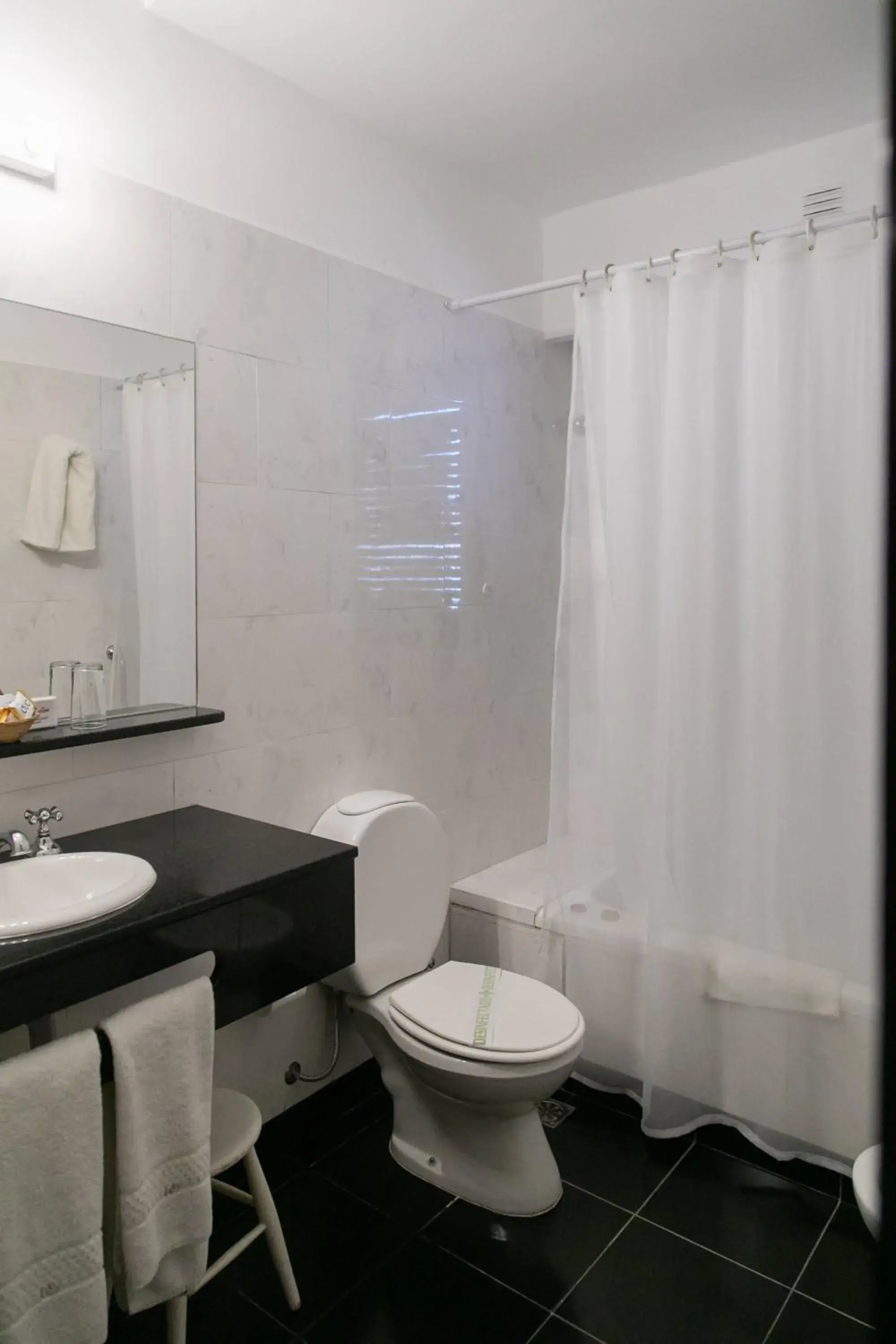 Bathroom in Hotel Salta