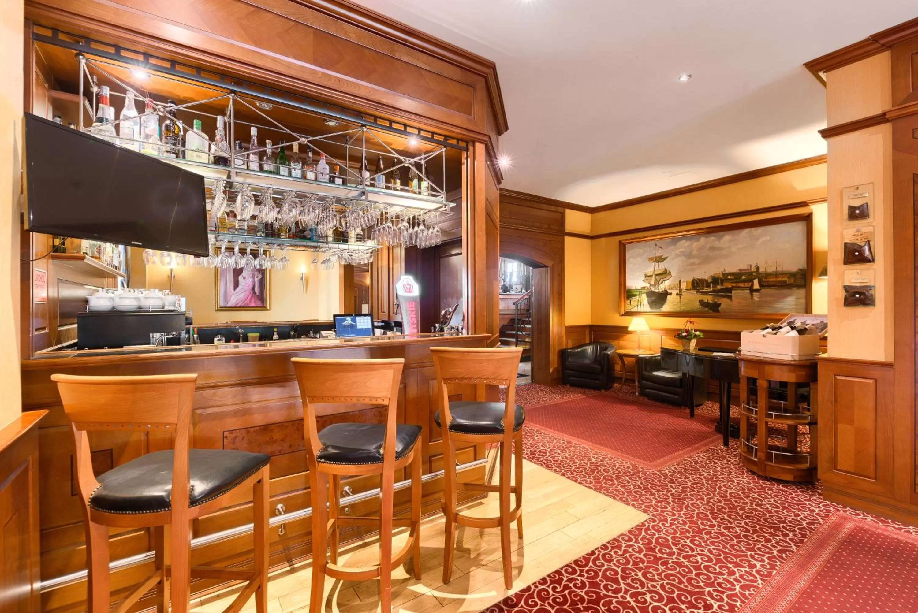 Restaurant/places to eat in Park Hotel