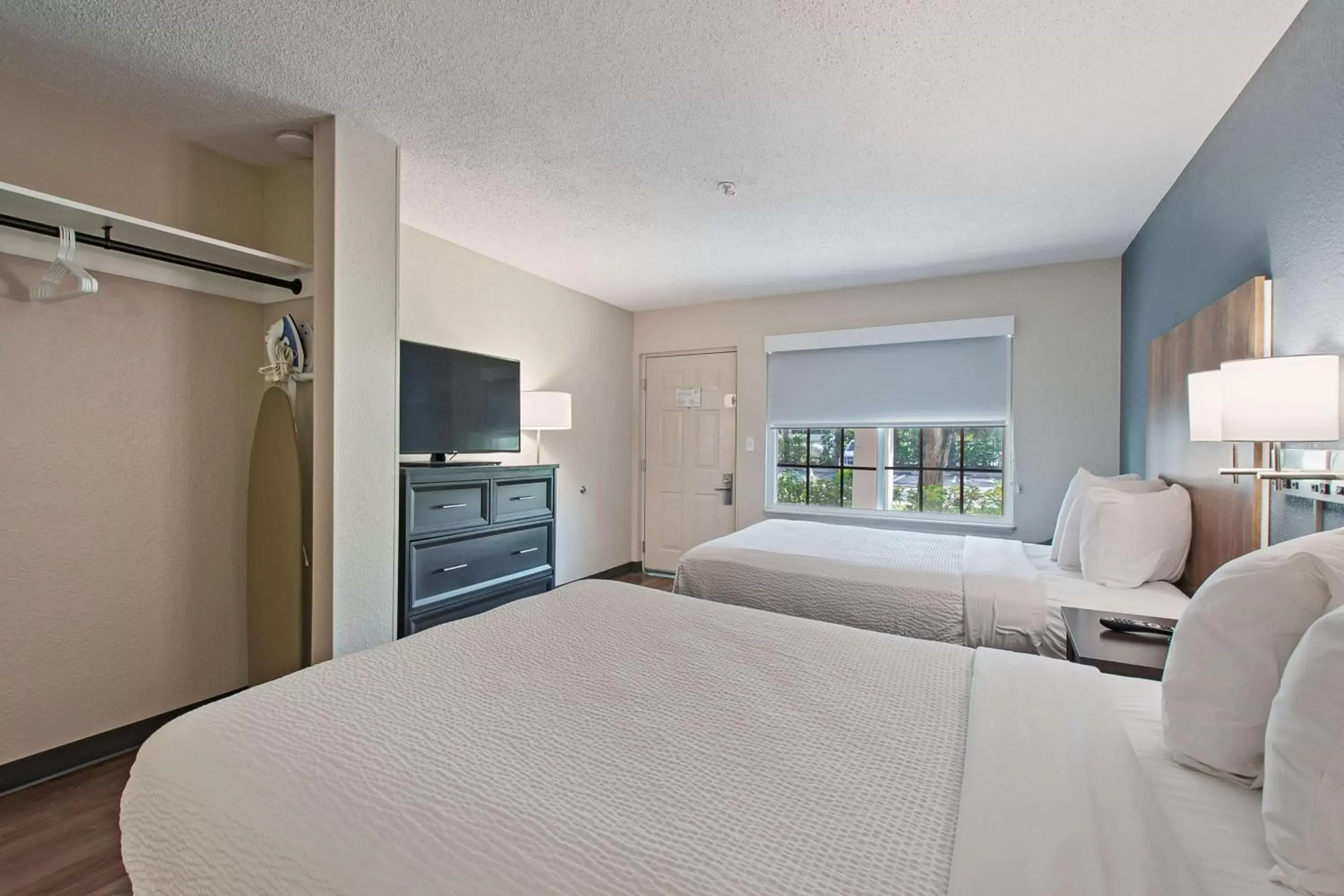 Bedroom, Bed in Extended Stay America Suites - Miami - Airport - Blue Lagoon
