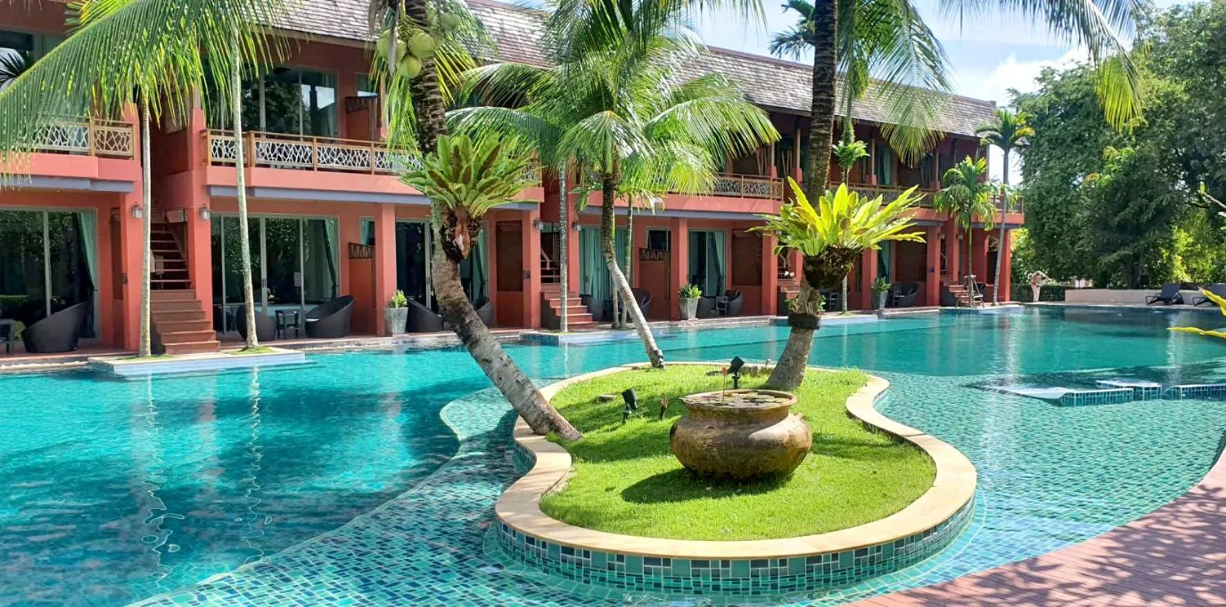 Swimming pool in Mai Morn Resort SHA Plus