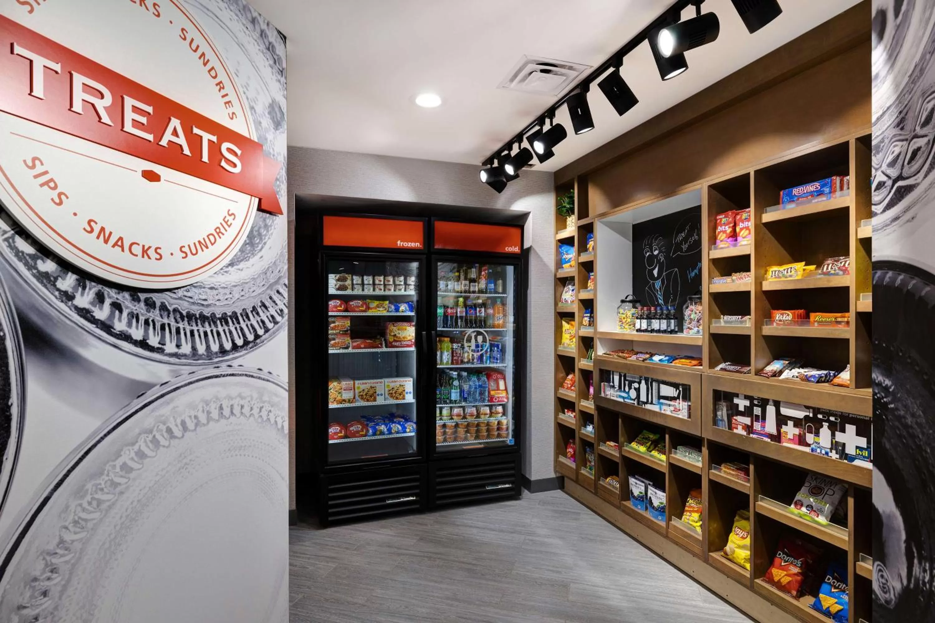 Restaurant/places to eat in Hampton Inn & Suites Marina