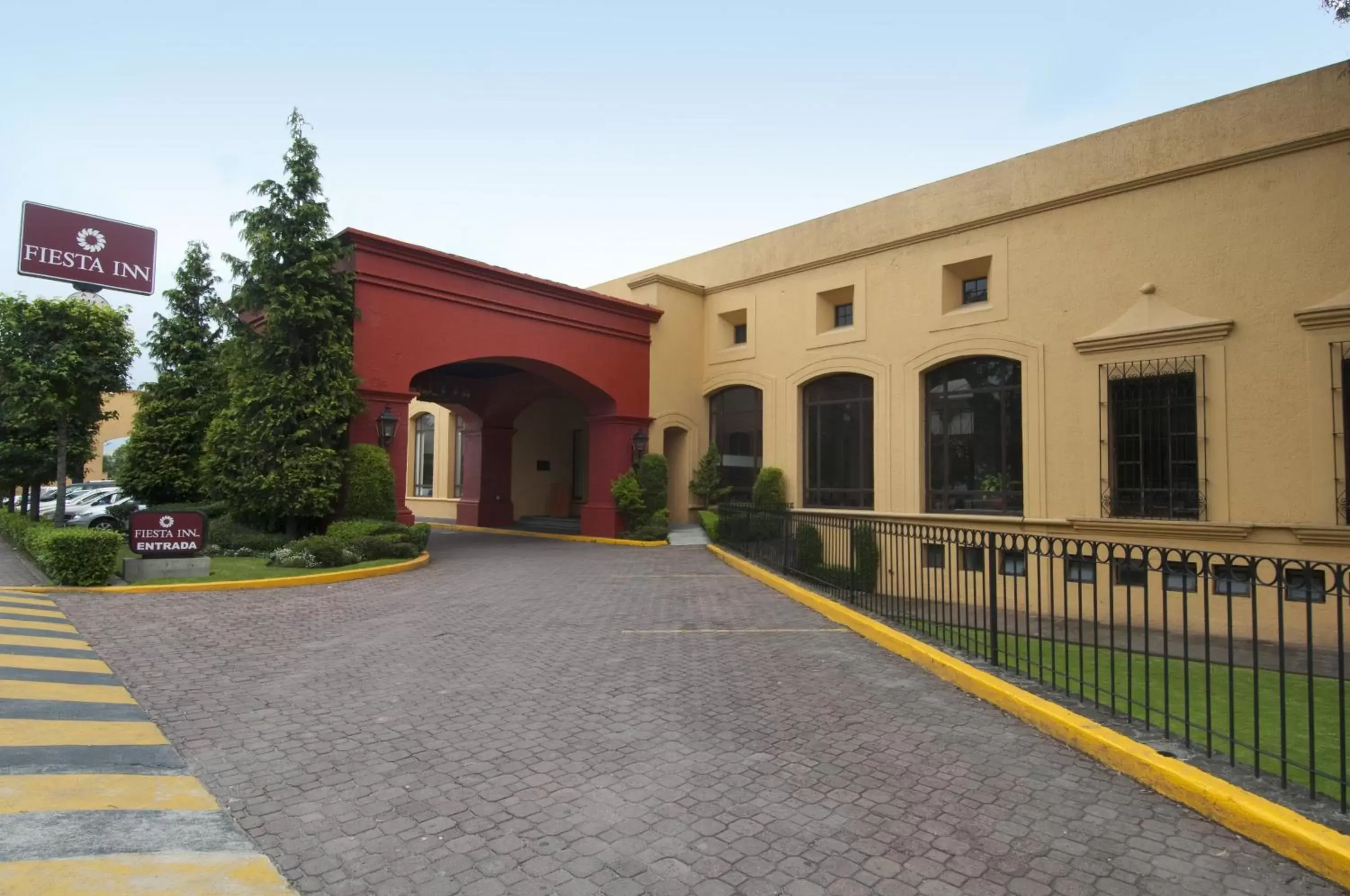 Property Building in Fiesta Inn Toluca Tollocan