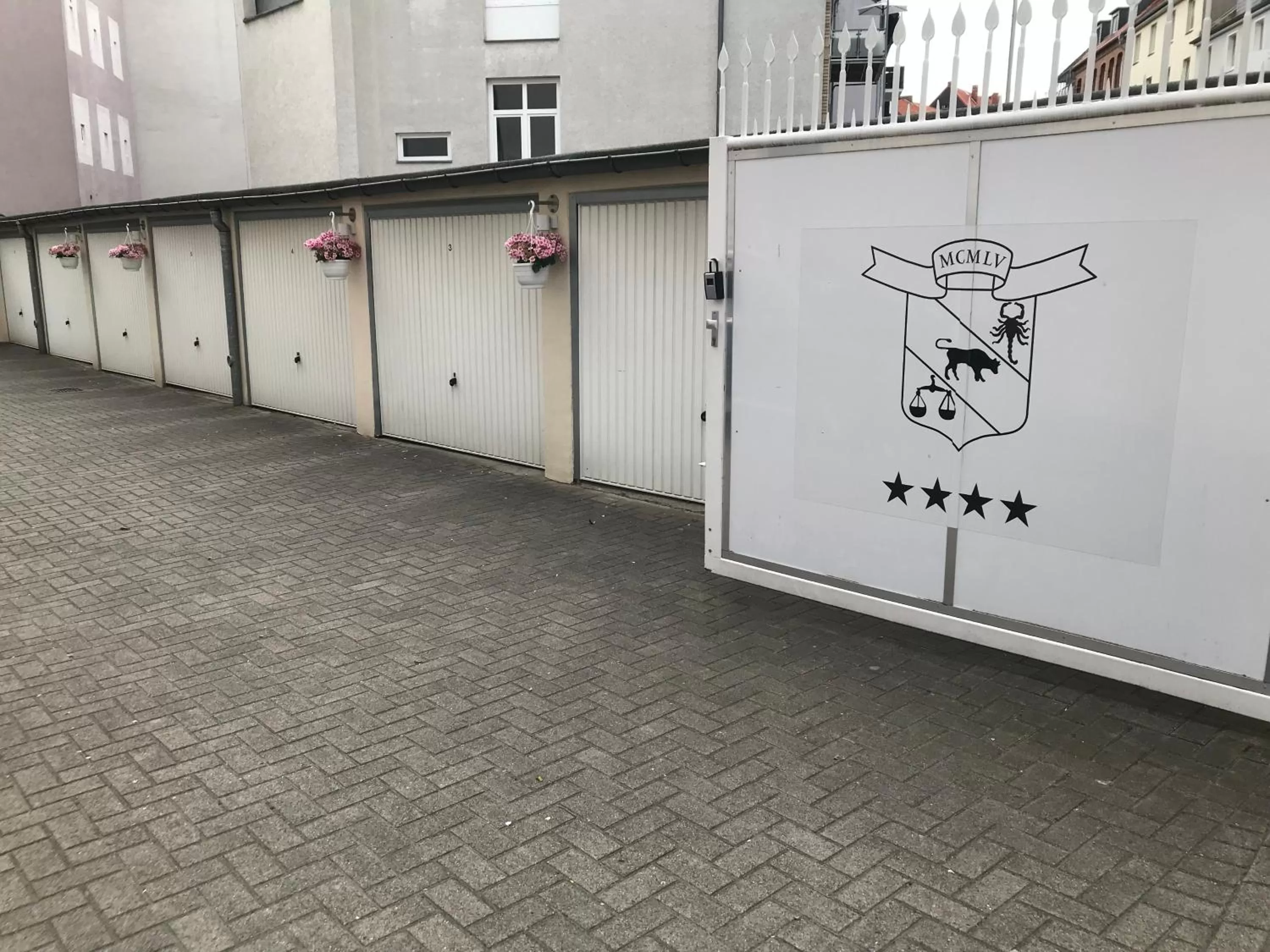 Property building in Budget by Hotel Savoy Hannover