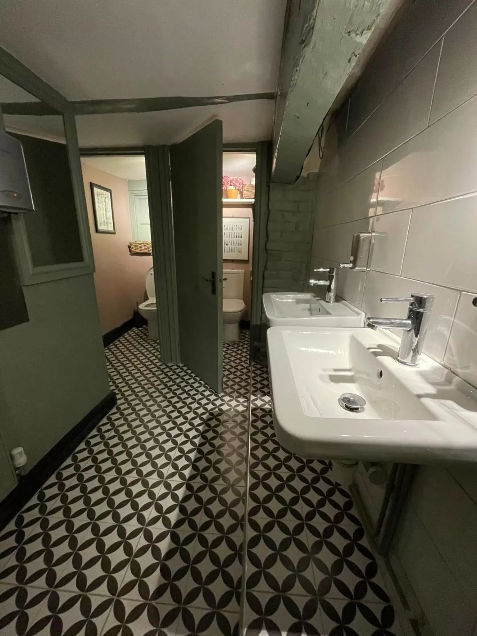 Bathroom in The Windmill Inn