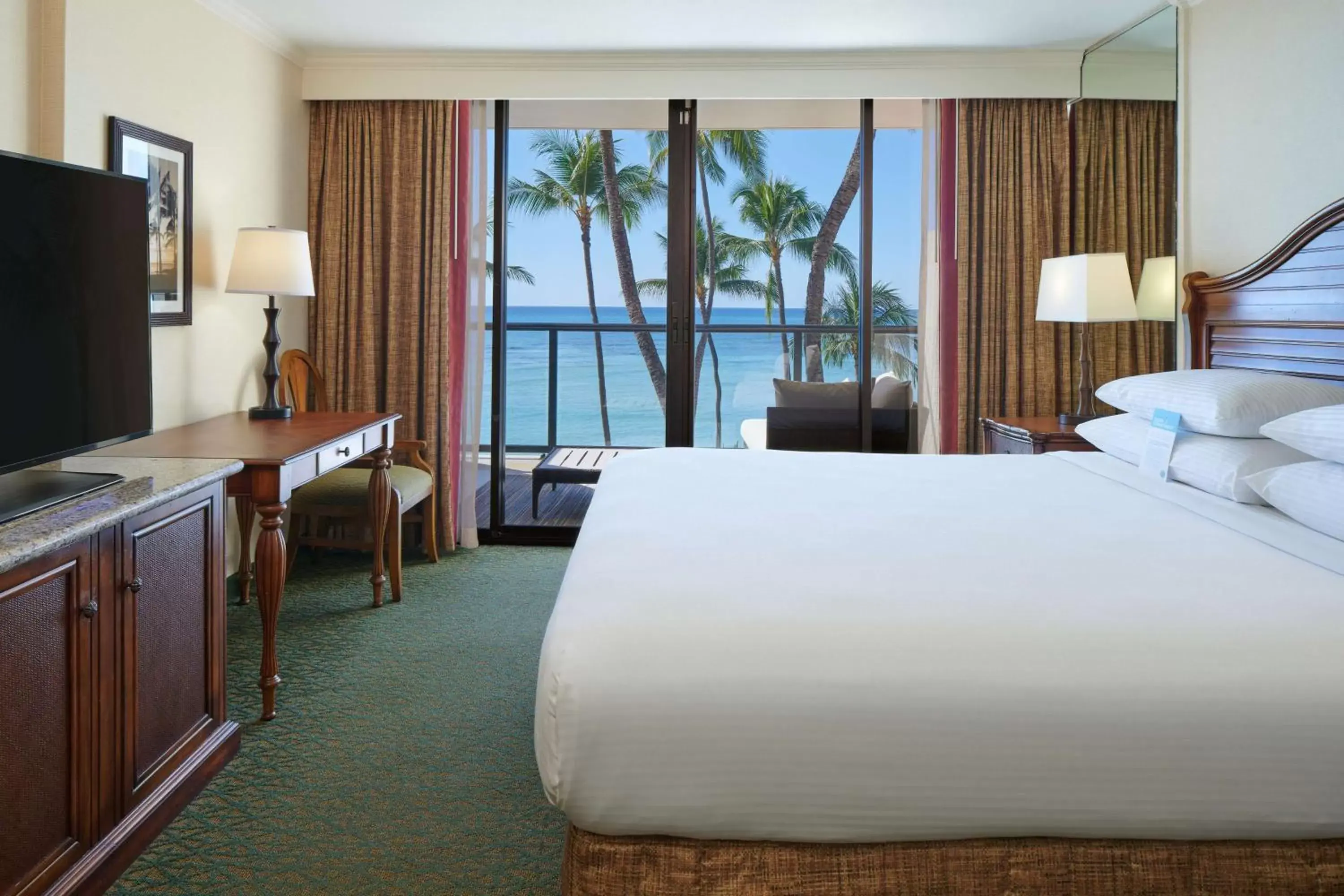 Bedroom in OUTRIGGER Waikiki Beach Resort