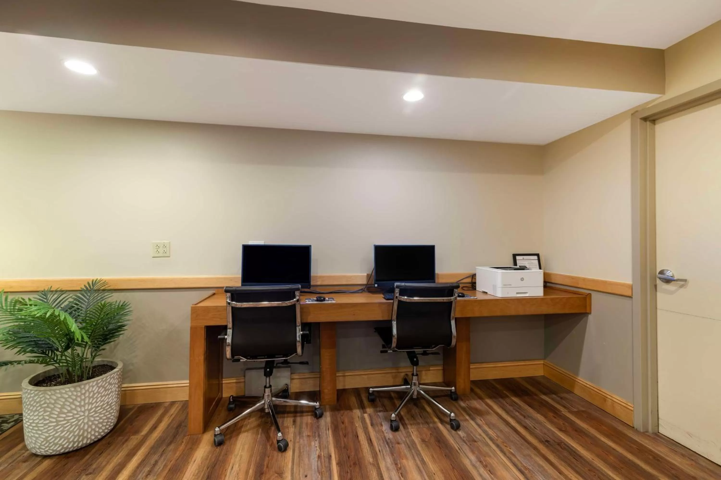 Business facilities in Best Western Plus Windjammer Inn & Conference Center