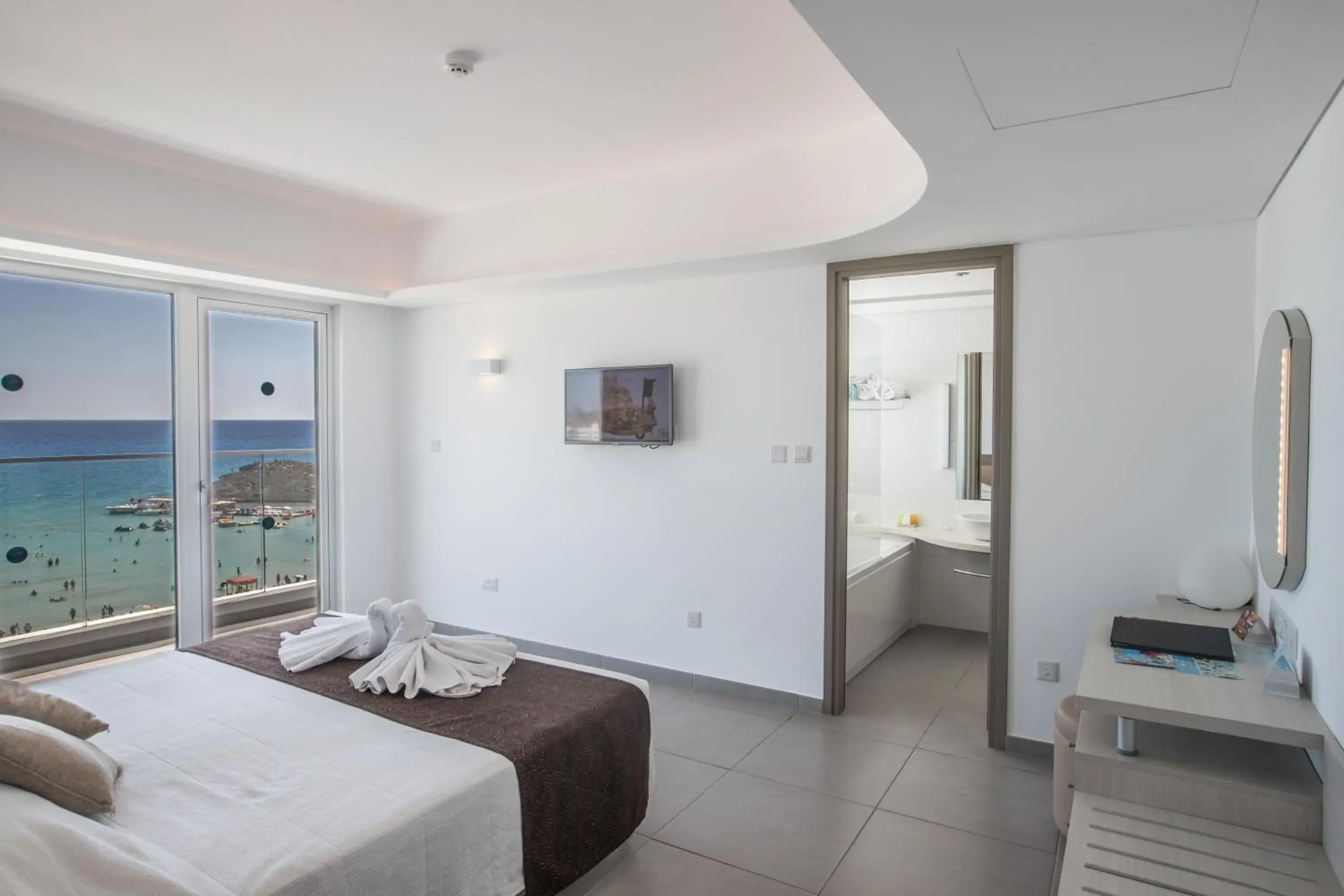 Bed, Room Photo in Vassos Nissi Plage Hotel & Spa