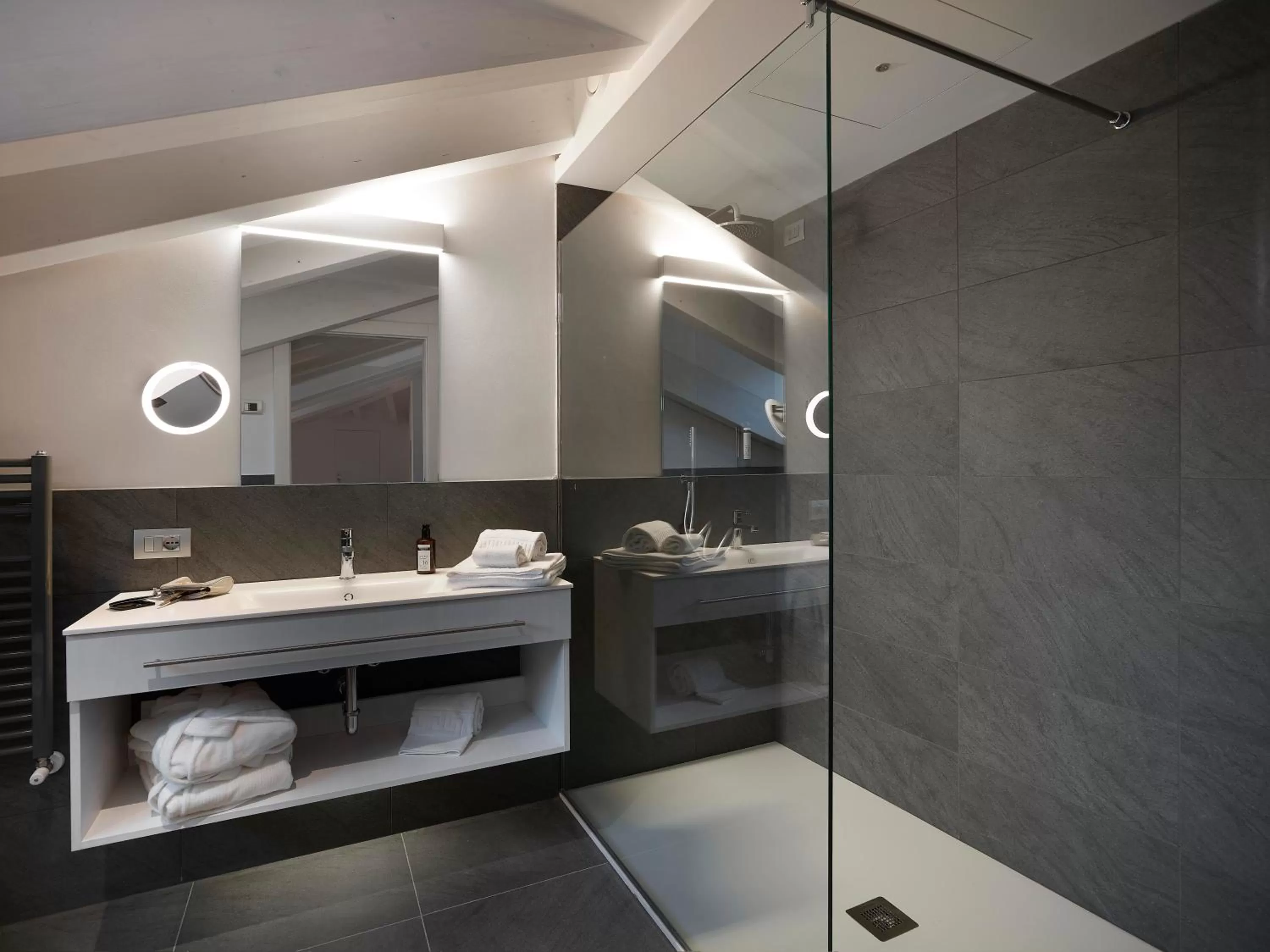 Bathroom in Boutique Hotel Touring