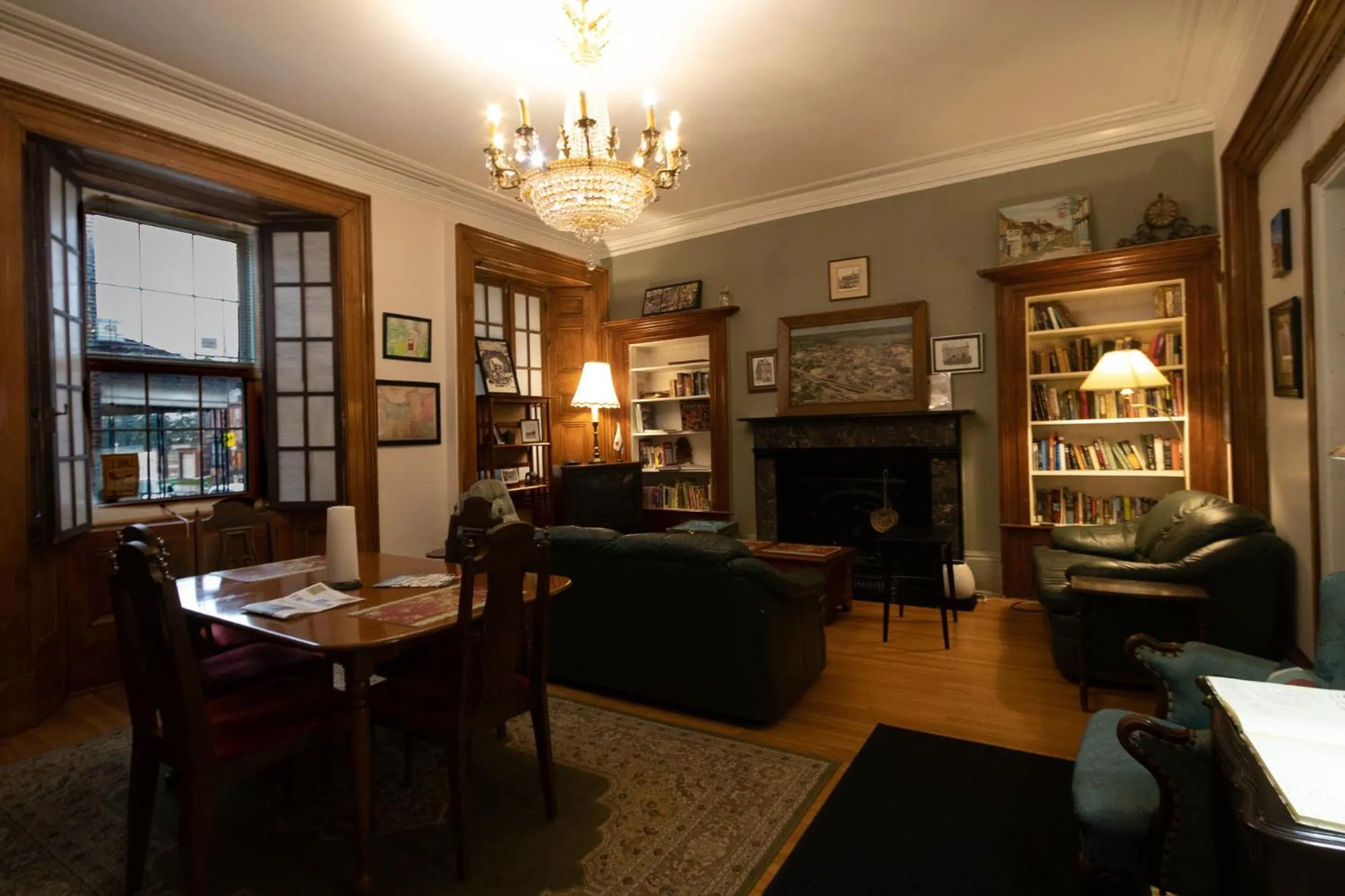 Communal lounge/ TV room in Pring Guesthouse