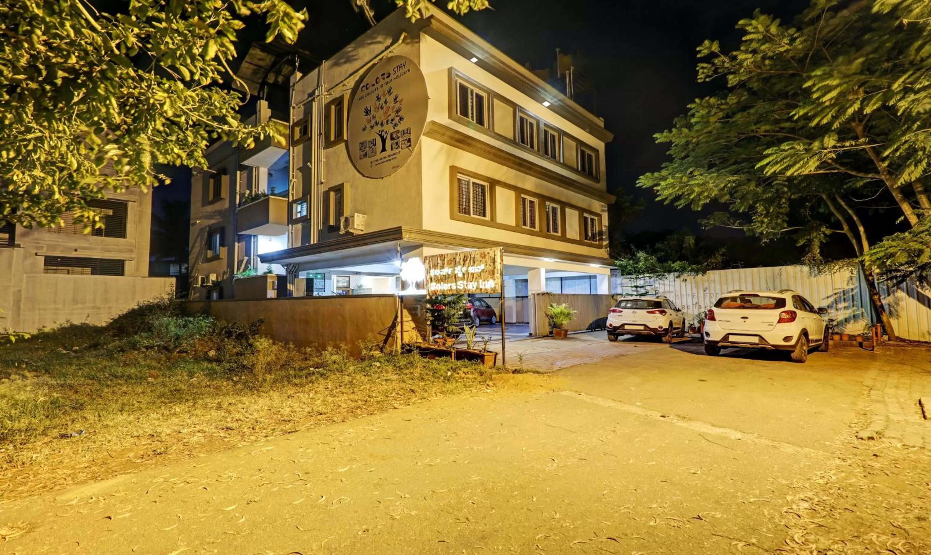 Property Building in Itsy By Treebo - Colors Stay